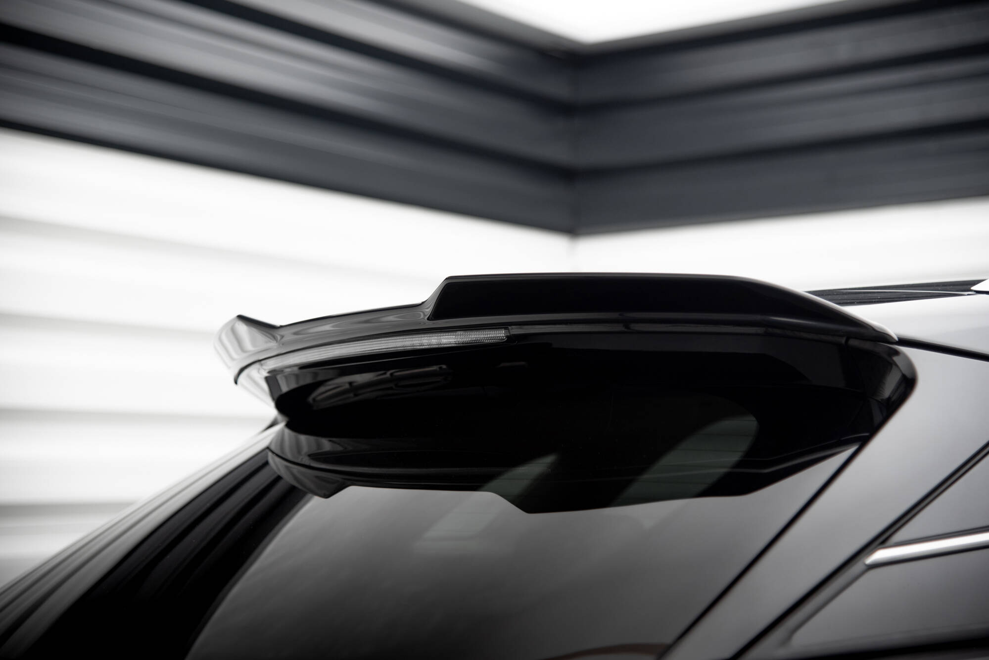 Takspoiler Lexus RX Mk4 facelift 2019 - 2022 | 3D Glossy Black Edition