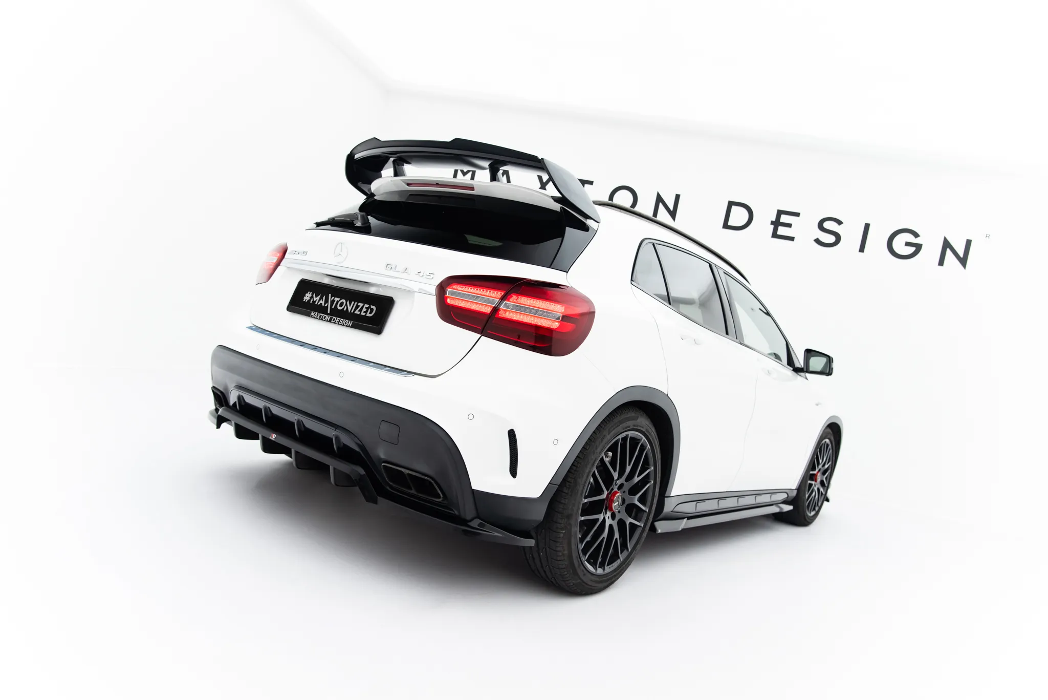Takspoiler Mercedes-Benz Gla 45 AMG (X156) Facelift 2017 - 2020 | Glossy Black Edition – bilde 3