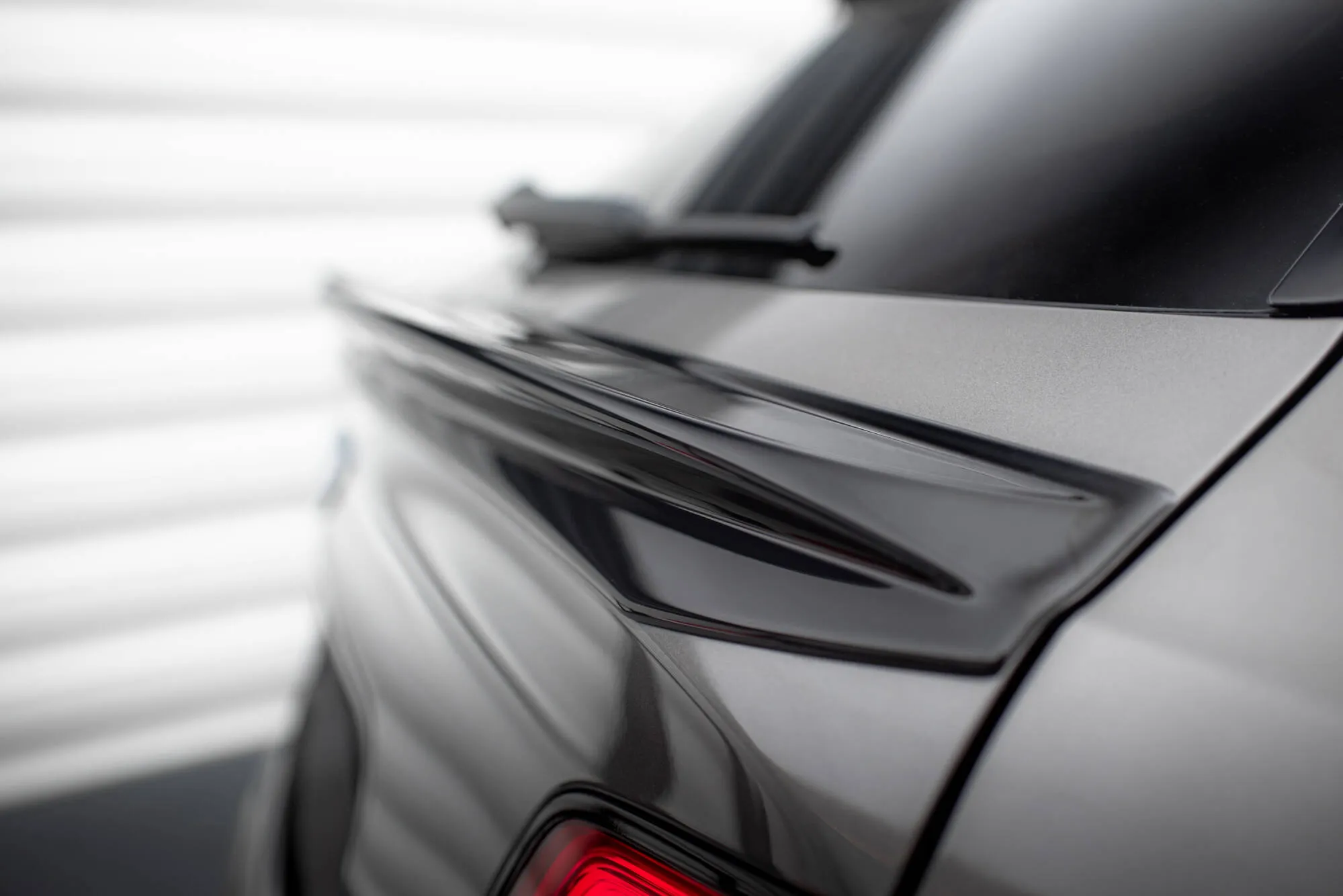 Takspoiler (nedre) Bentley Bentayga Mk1 2015 - 2020 | Glossy Black Edition – bilde 2