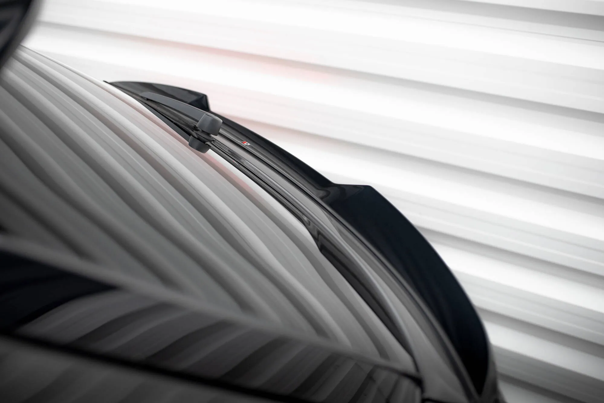 Takspoiler (nedre) Bentley Bentayga Mk1 2015 - 2020 | Glossy Black Edition – bilde 3