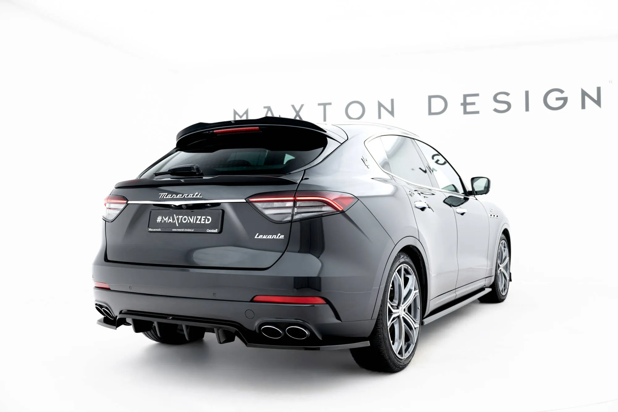 Takspoiler (nedre) Maserati Levante GT I Facelift 2016 - 2024 | Glossy Black Edition – bilde 2