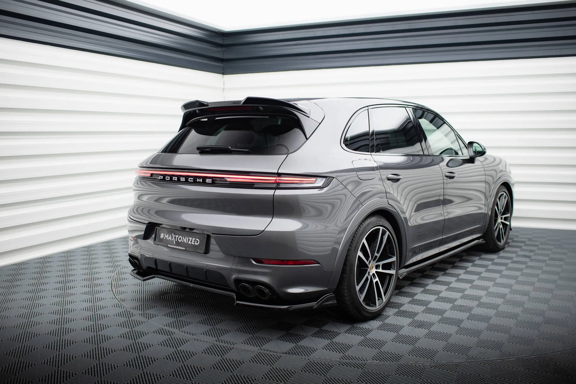 Takspoiler Porsche Cayenne III Facelift 2023 -> | Glossy Black Edition – bilde 2
