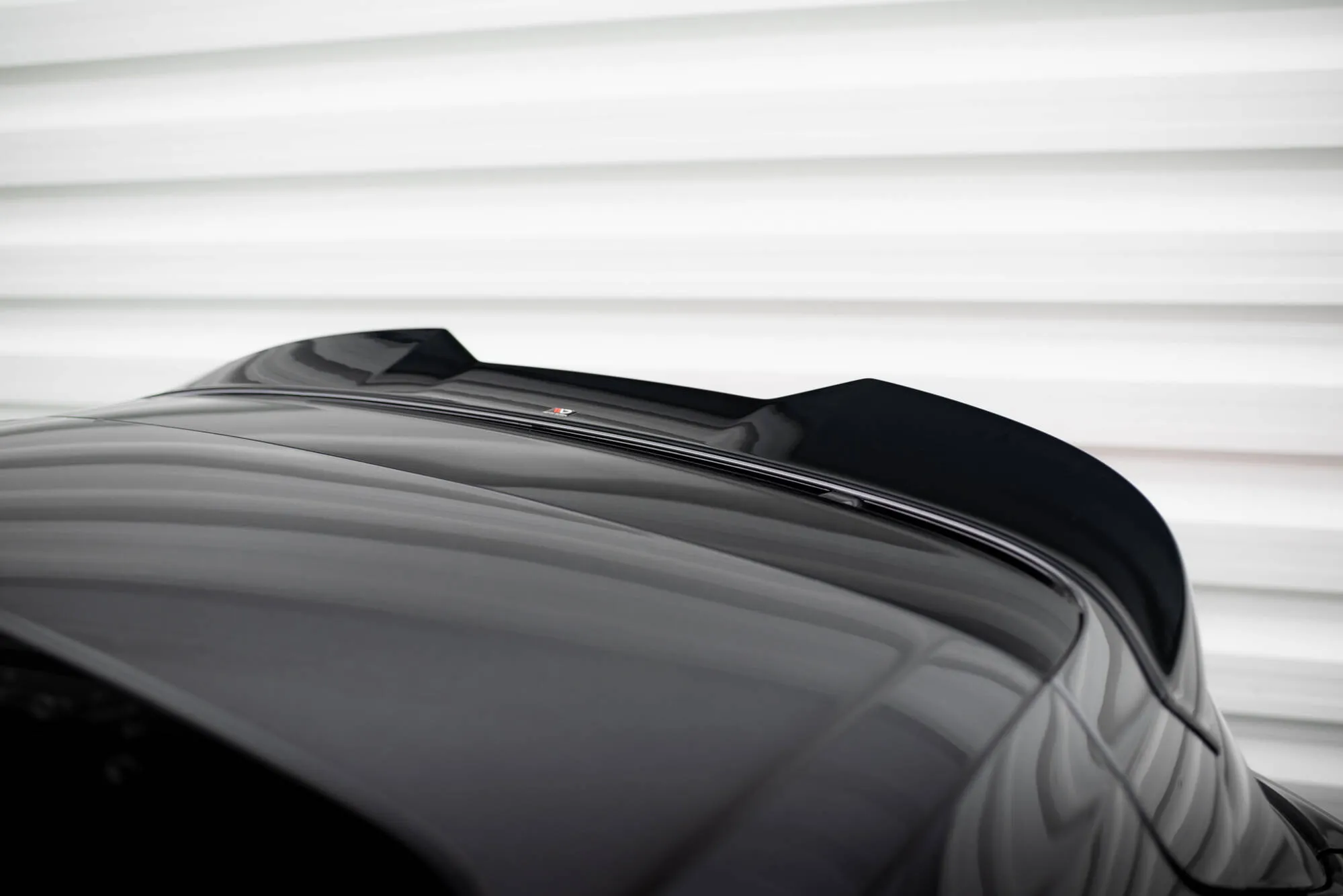 Takspoiler Porsche Cayenne III Facelift 2023 -> | Glossy Black Edition – bilde 3