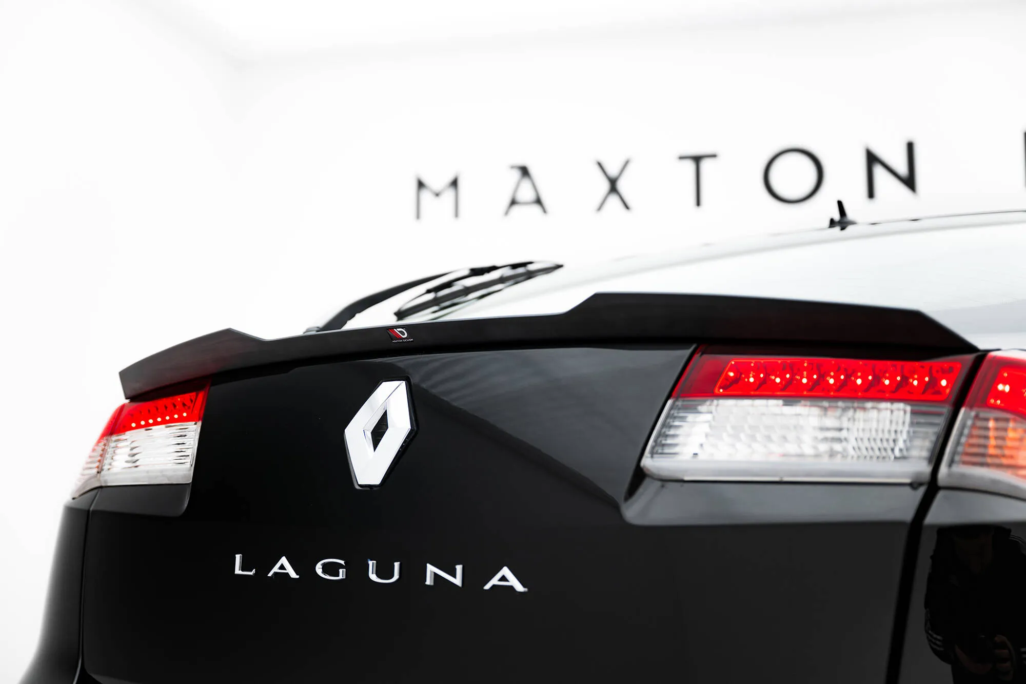 Takspoiler Renault Laguna GT III 2007 - 2010 | Glossy Black Edition