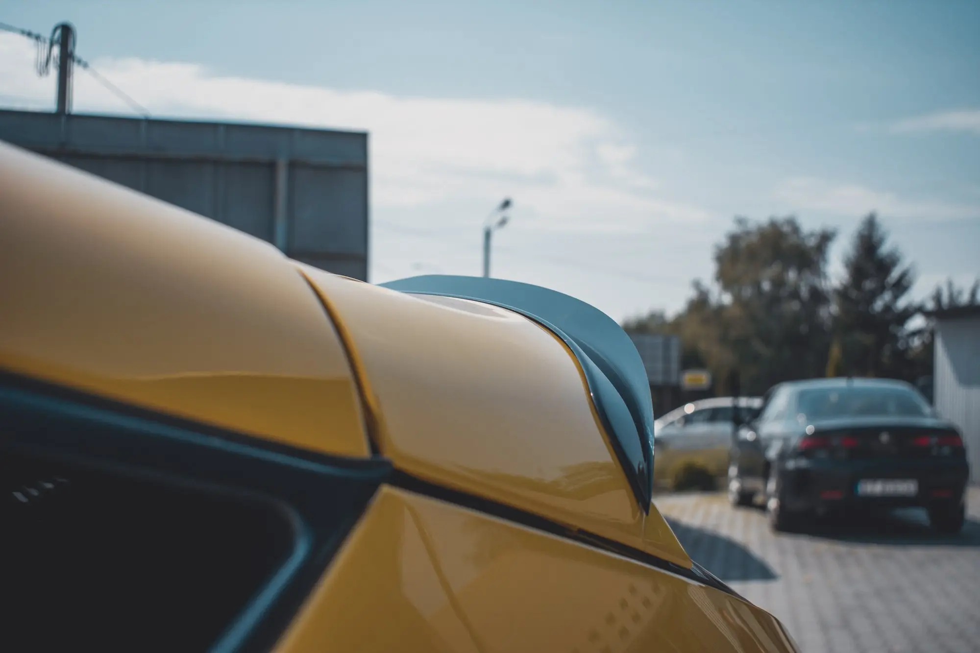 TAKSPOILER RENAULT Megane 3 RS 2009-2016 – bilde 4