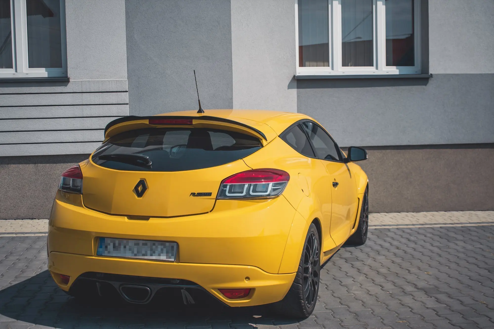 TAKSPOILER RENAULT Megane 3 RS 2009-2016 – bilde 5