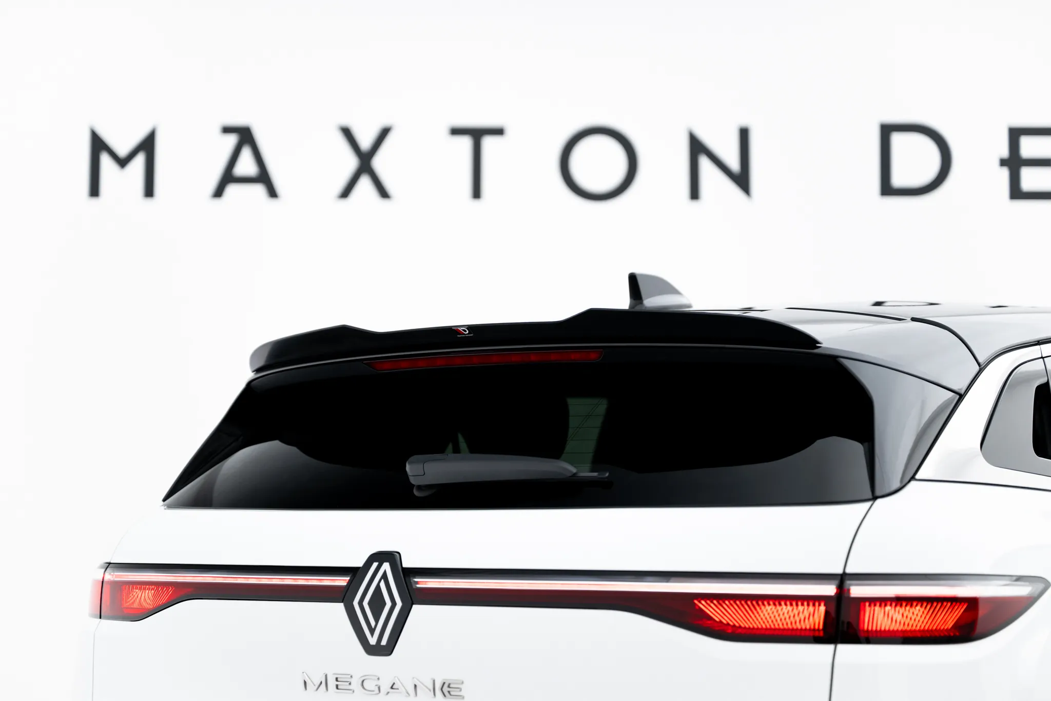 Takspoiler Renault Megane E-Tech Electric 2022 -> | Glossy Black Edition