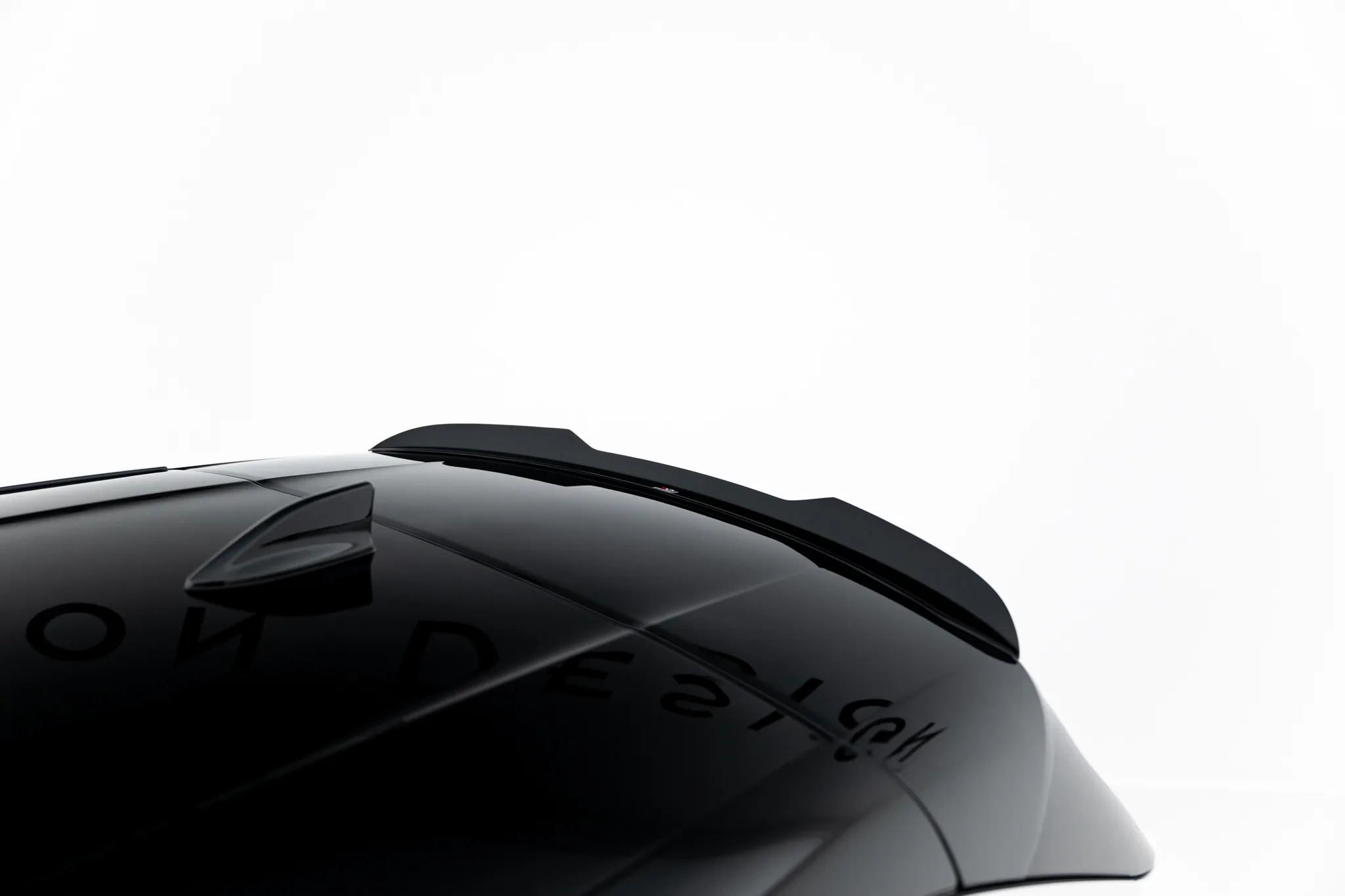 Takspoiler Renault Megane E-Tech Electric 2022 -> | Glossy Black Edition – bilde 3