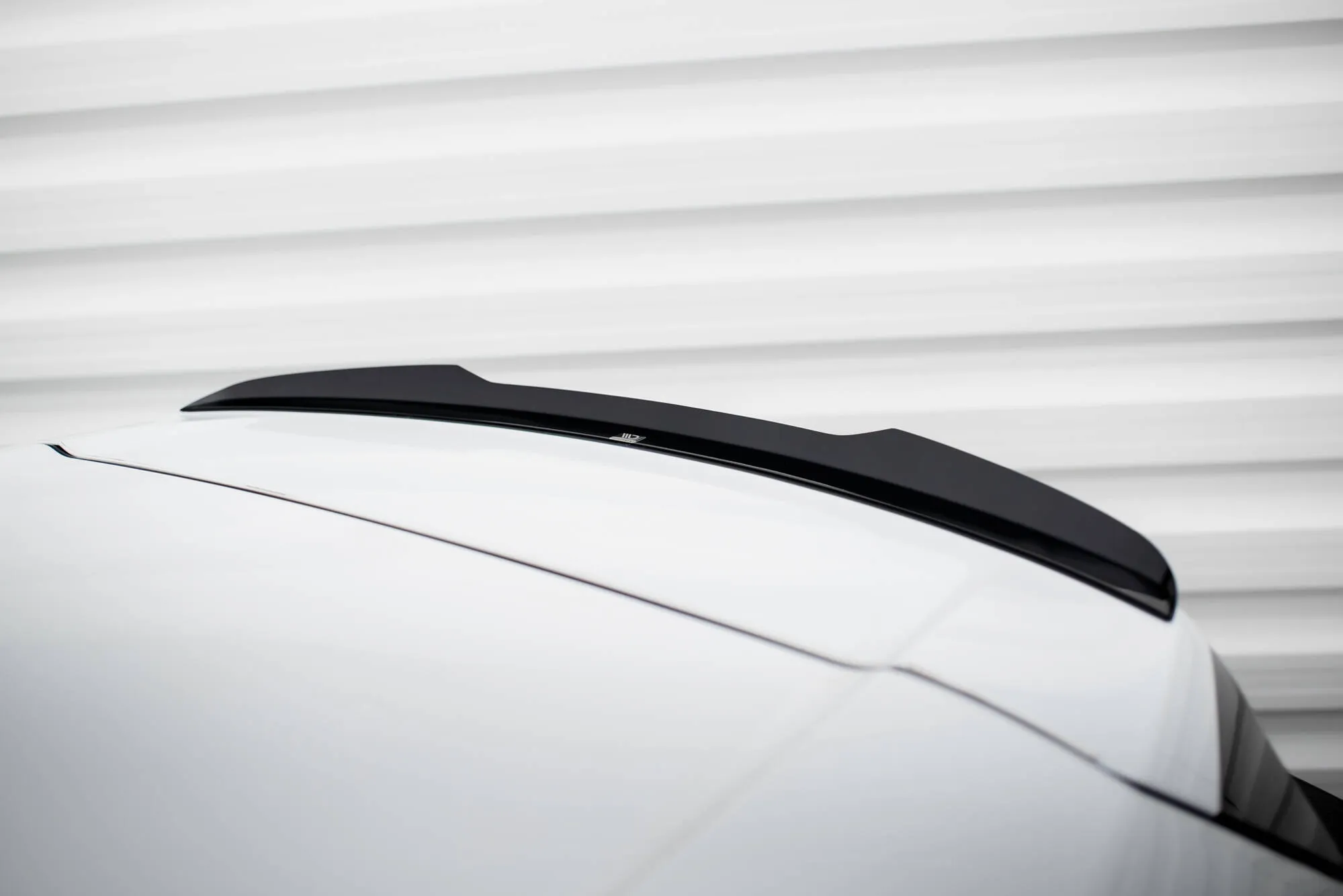 Takspoiler Rolls Royce Cullinan 2018 - 2024 | Glossy Black Edition – bilde 3