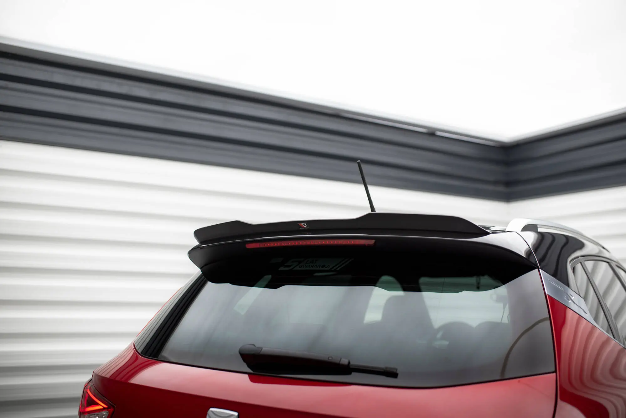 Takspoiler Seat Arona FR mk1 2017 - 2021 | Glossy Black Edition