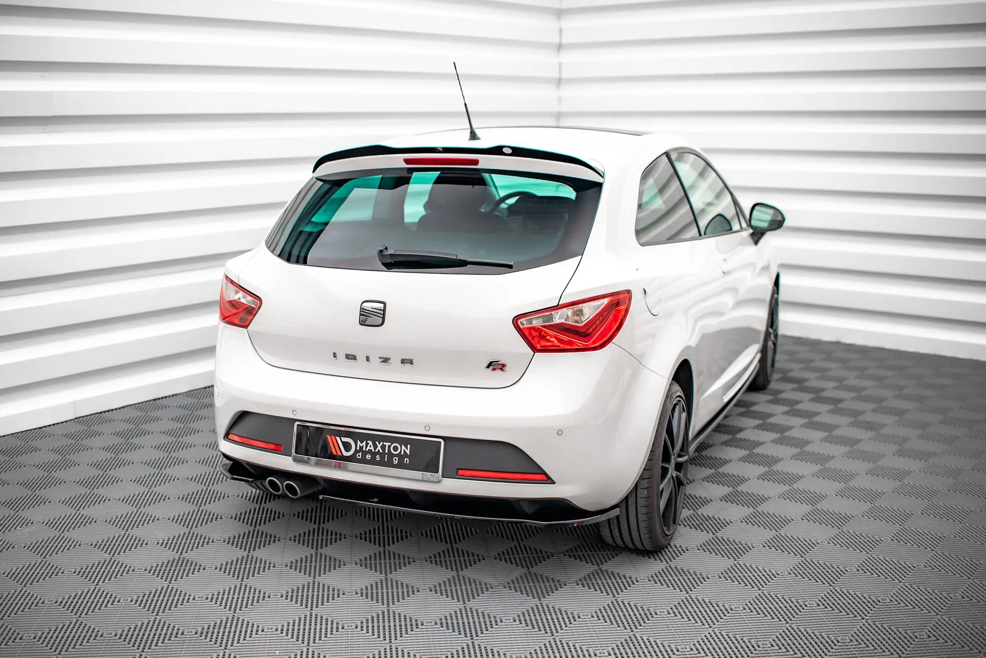 Takspoiler Seat Ibiza SC FR Mk4 facelift 2012 - 2017 | Glossy Black Edition – bilde 4