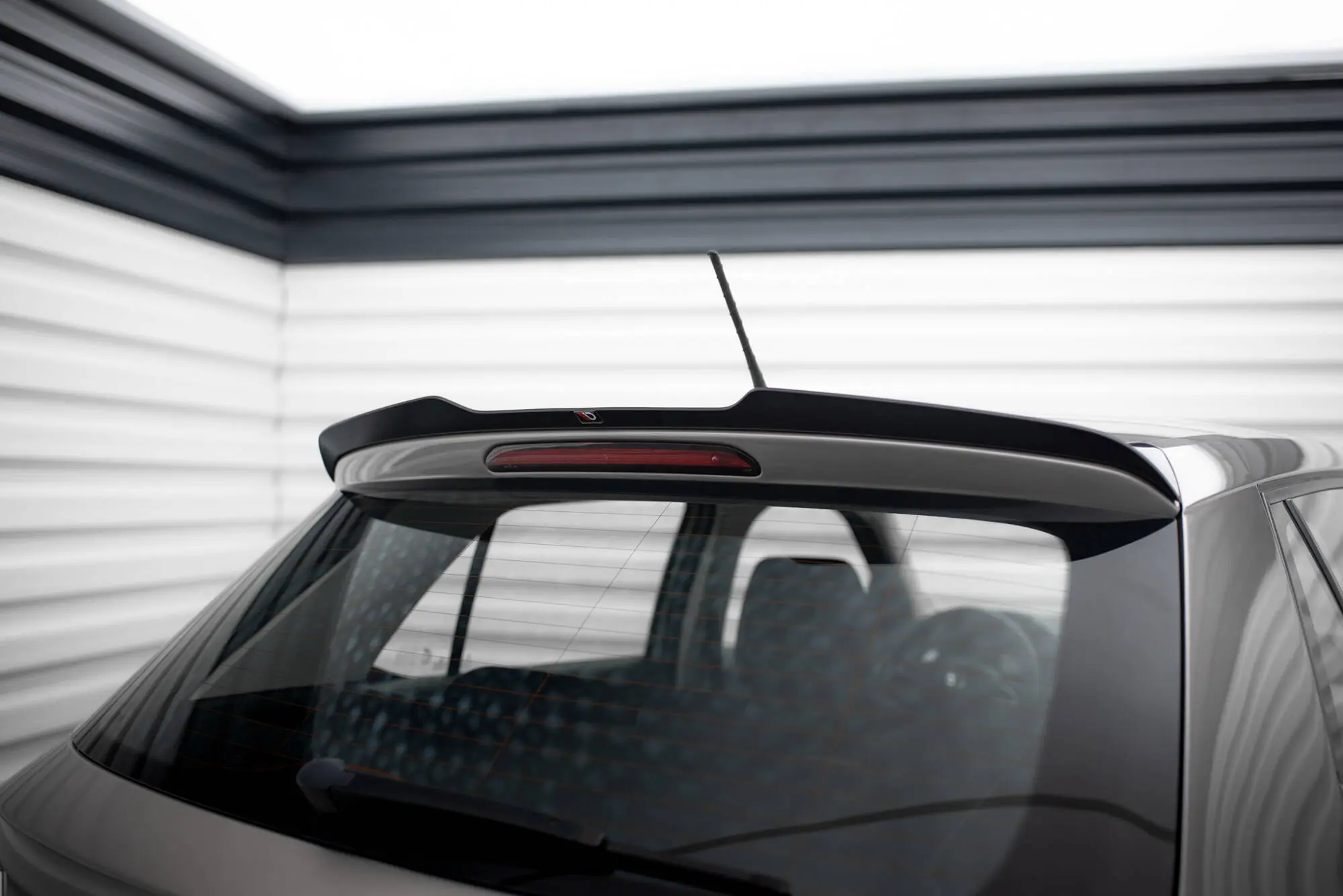 Takspoiler Skoda Fabia mk3 2014 - 2019 | Glossy Black Edition