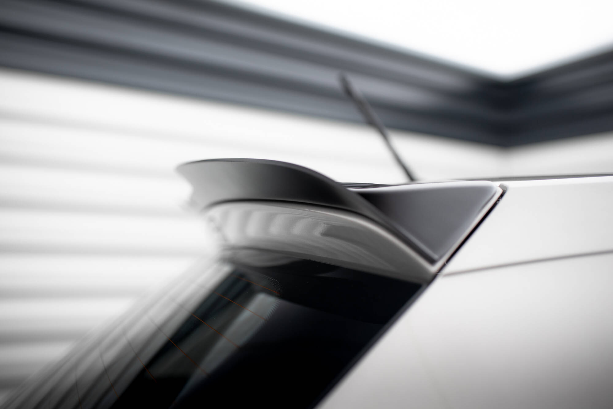 Takspoiler Skoda Fabia mk3 2014 - 2019 | Glossy Black Edition – bilde 2