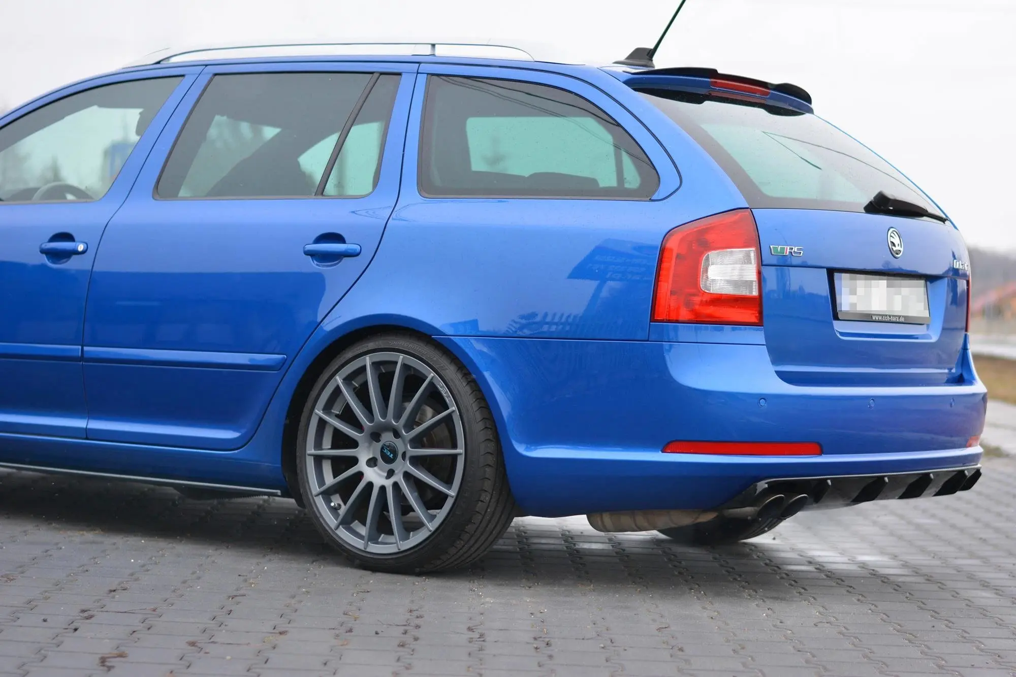 TAKSPOILER SKODA Octavia II RS Stasjonsvogn 2005 - 2013 – bilde 4