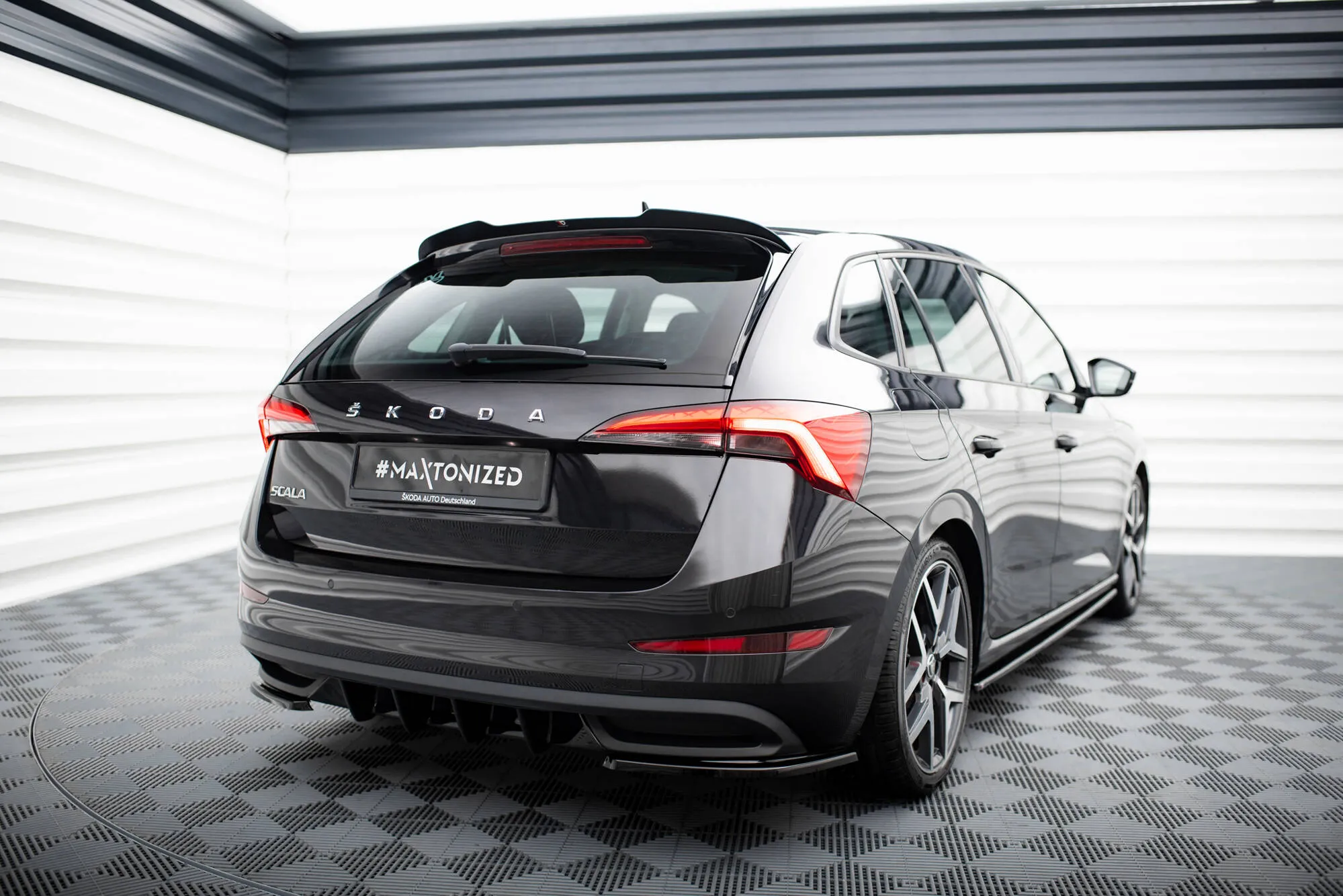 Takspoiler Skoda Scala 2019 -> | Glossy Black Edition – bilde 2