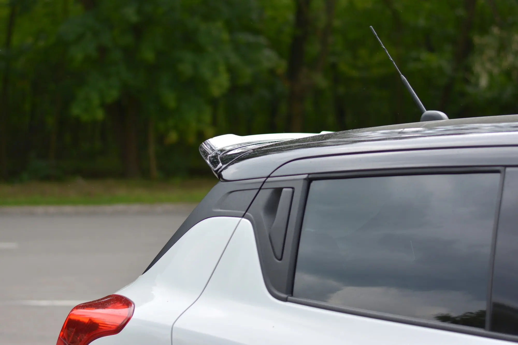 TAKSPOILER Suzuki Swift VI Sport 2017-> – bilde 3