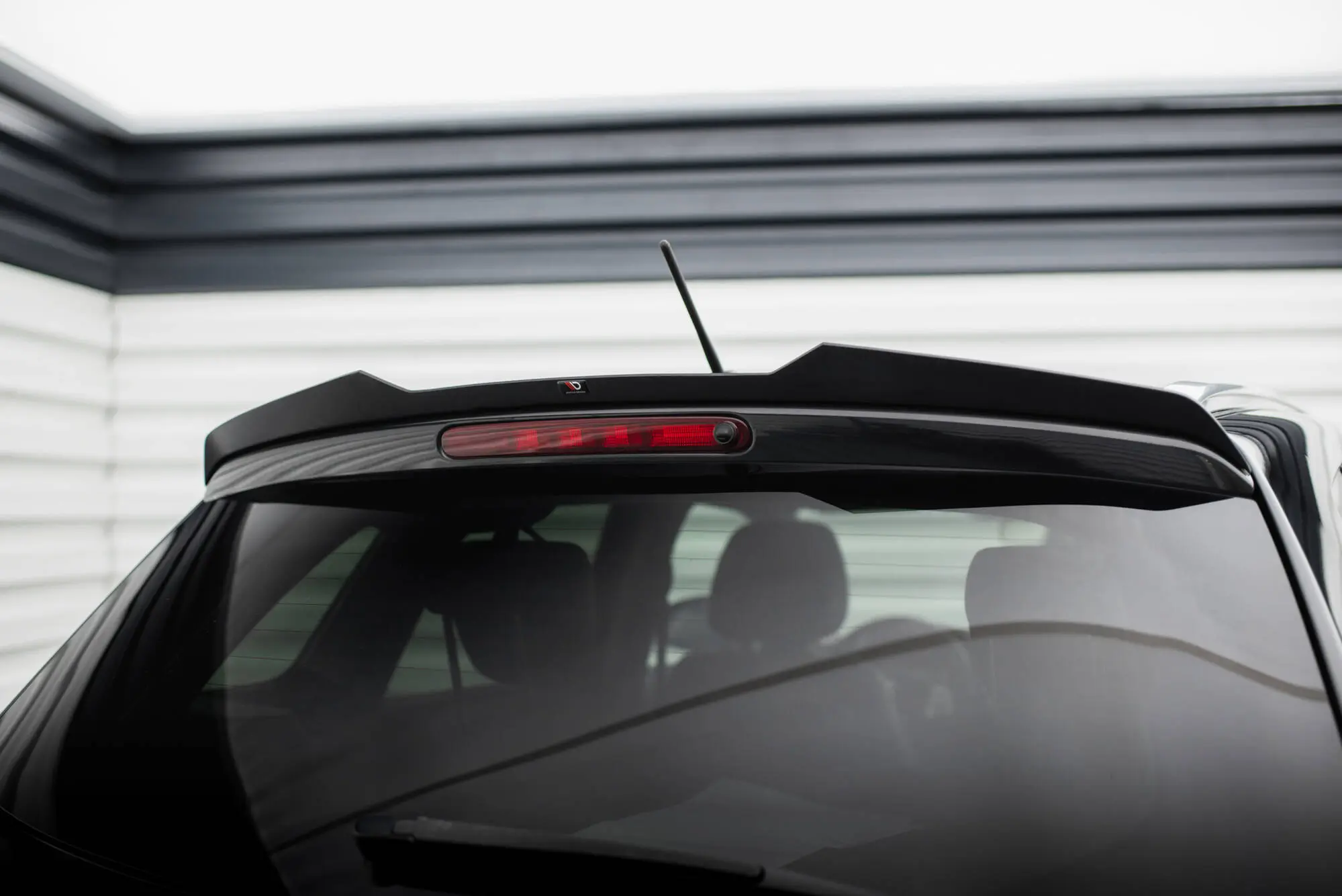 Takspoiler Suzuki Vitara II (LY) 2015 -> | Glossy Black Edition