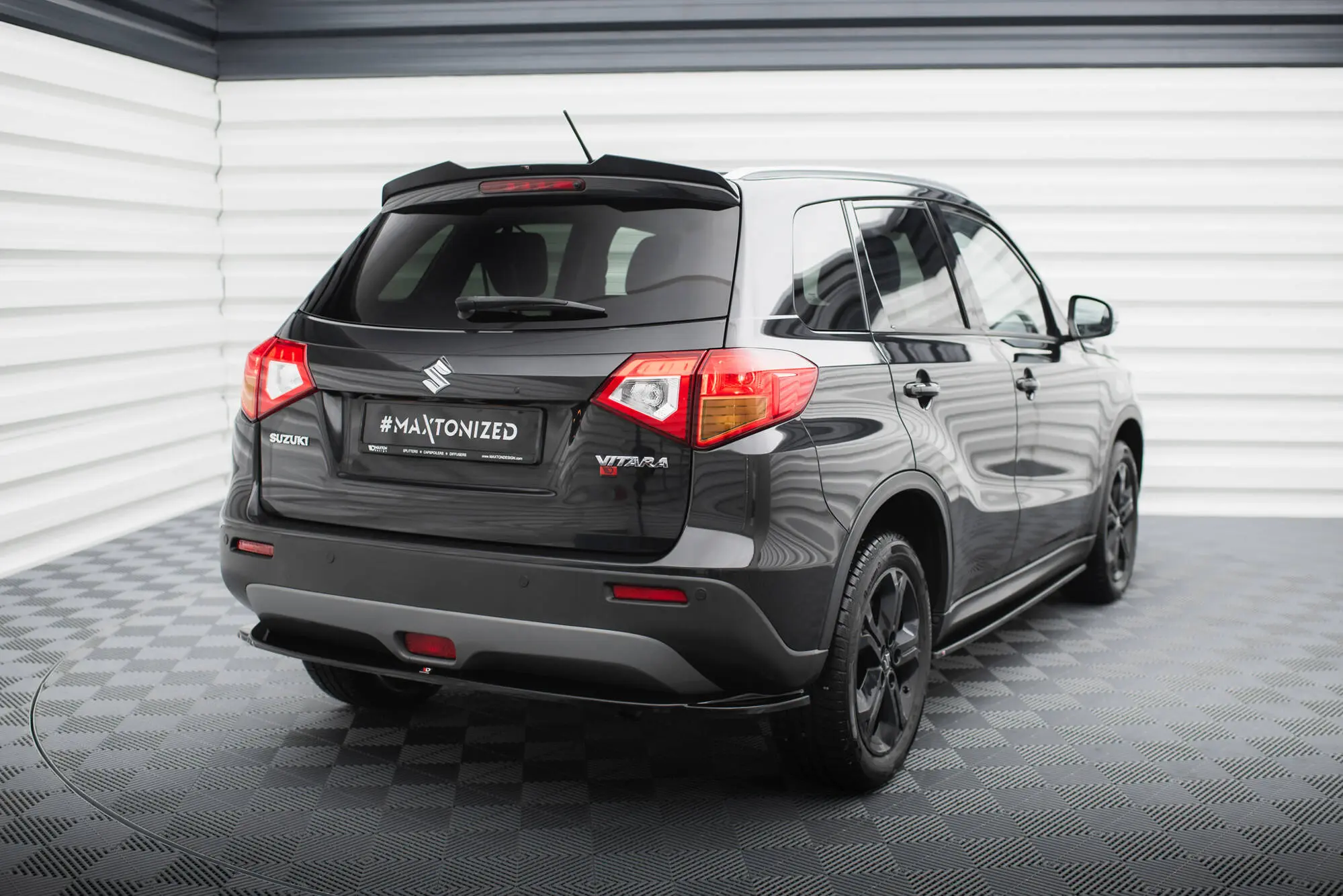 Takspoiler Suzuki Vitara II (LY) 2015 -> | Glossy Black Edition – bilde 3