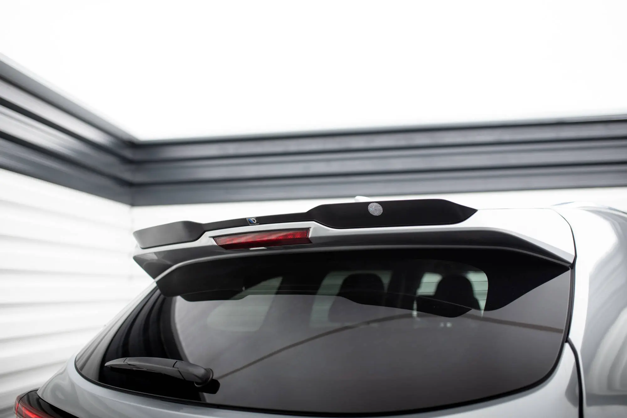 Takspoiler Toyota Highlander IV 2019-> | Glossy Black Edition