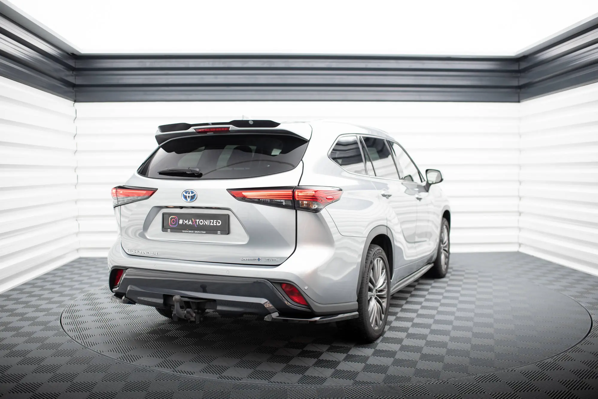 Takspoiler Toyota Highlander IV 2019-> | Glossy Black Edition – bilde 4