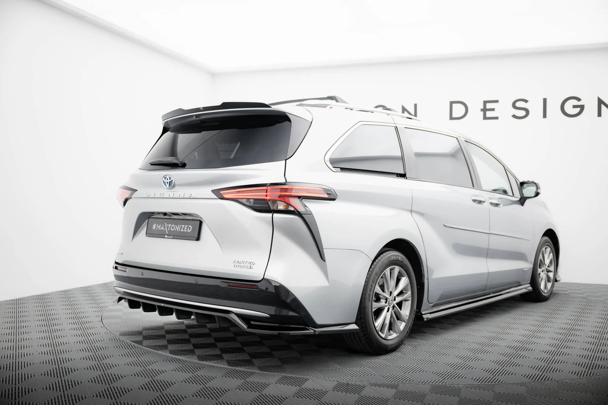 Takspoiler Toyota Sienna IV 2020 -> | Glossy Black Edition – bilde 3