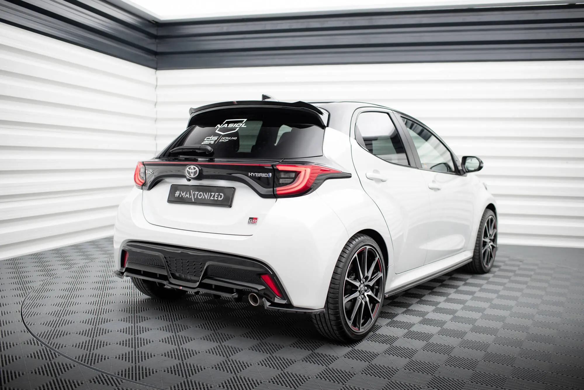 Takspoiler Toyota Yaris GR Sport IV 2020 - > | Glossy Black Edition – bilde 4