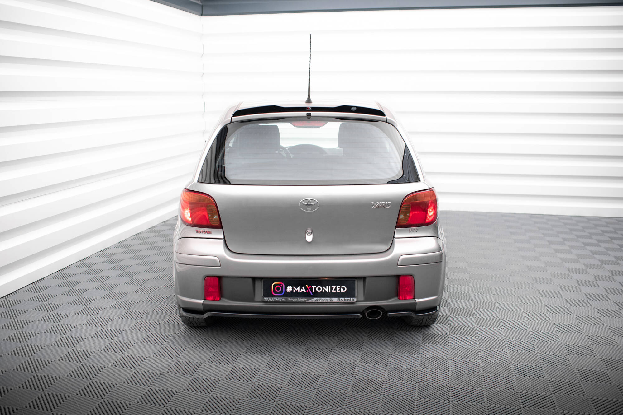 Takspoiler Toyota Yaris T-Sport Mk1 facelift 2003 - 2006 | Glossy Black Edition – bilde 3