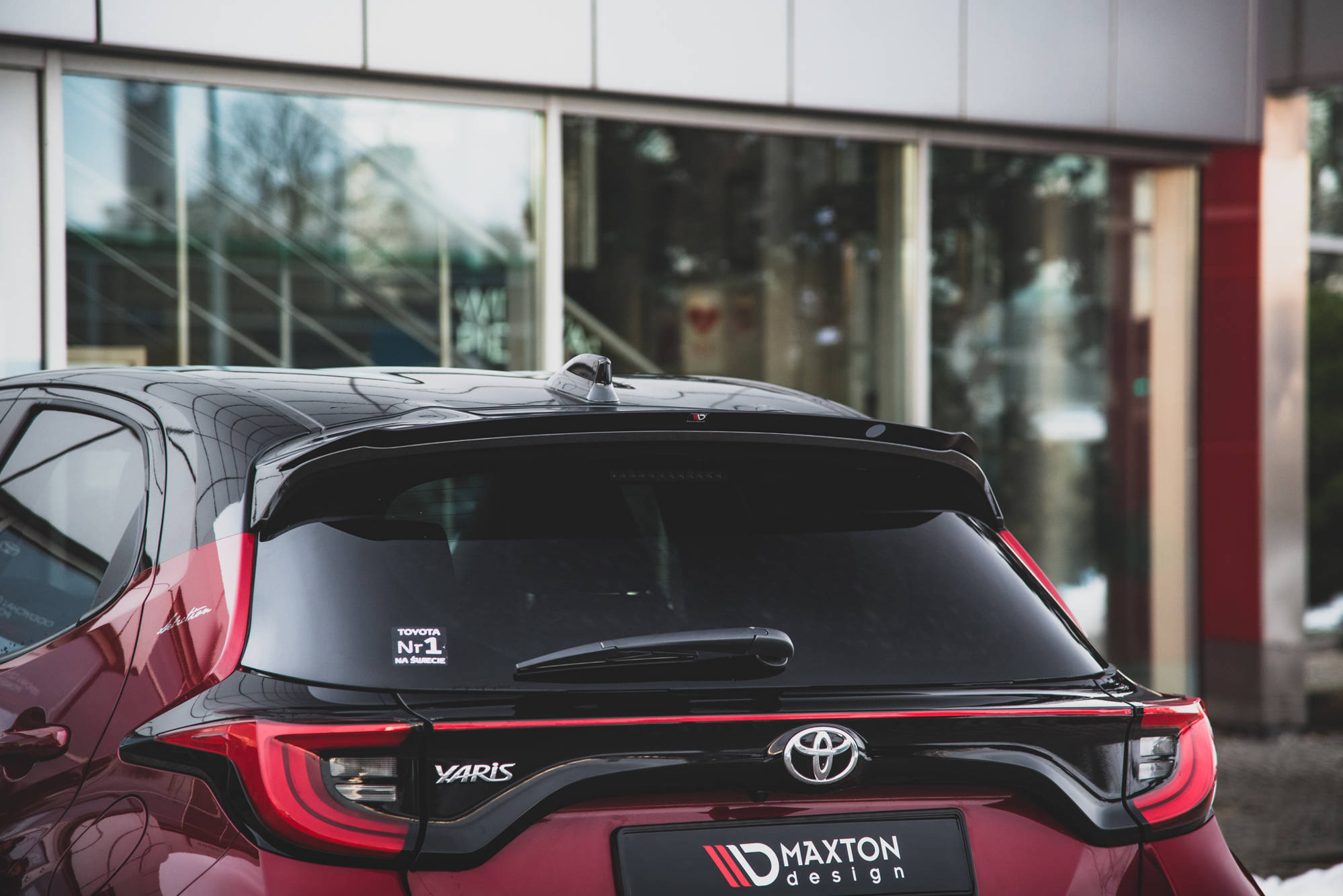 TAKSPOILER V.1 TOYOTA YARIS IV 2019- – bilde 3