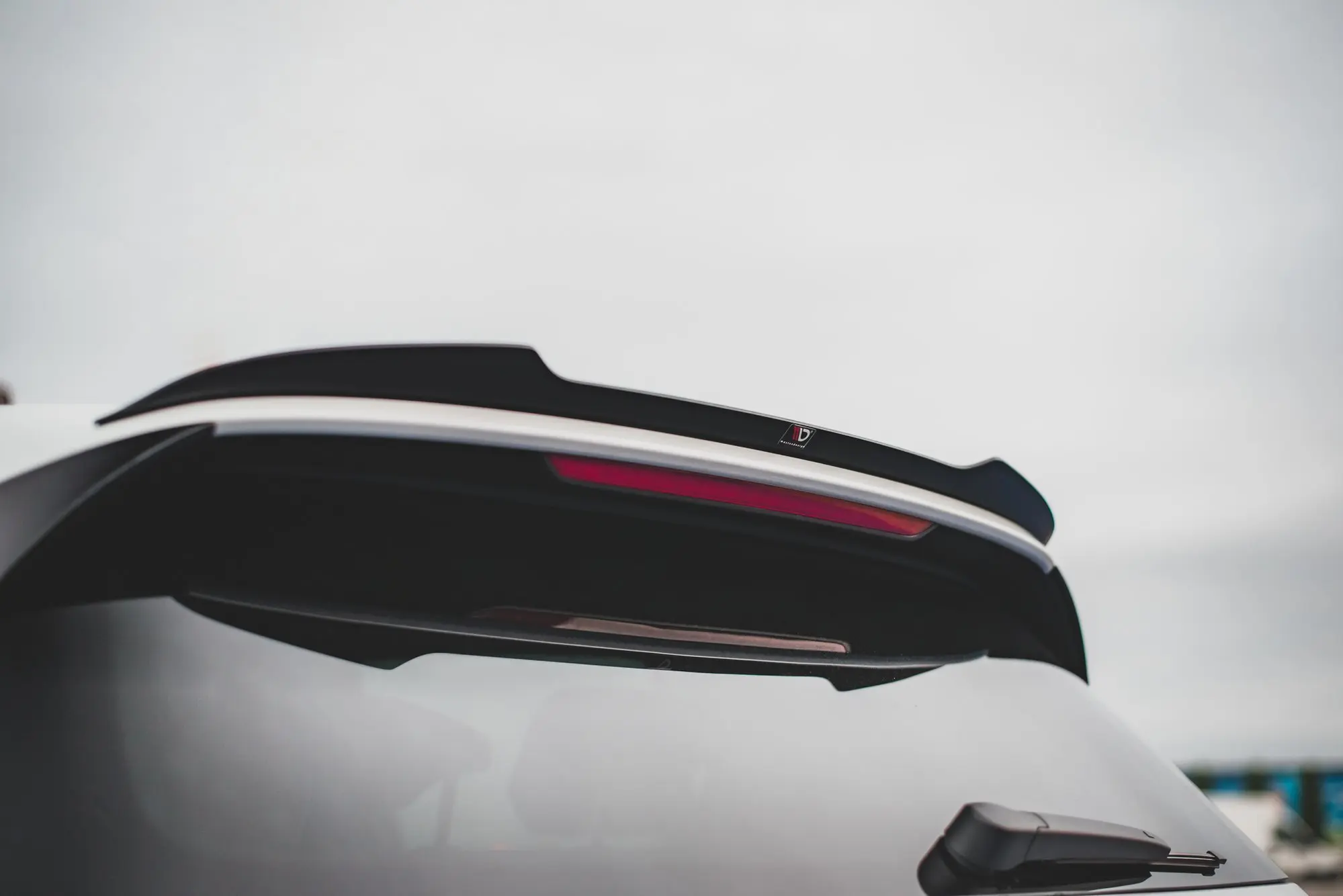 TAKSPOILER V.1 VW GOLF VIII R 2020-> / VW GOLF VIII GTI 2020->