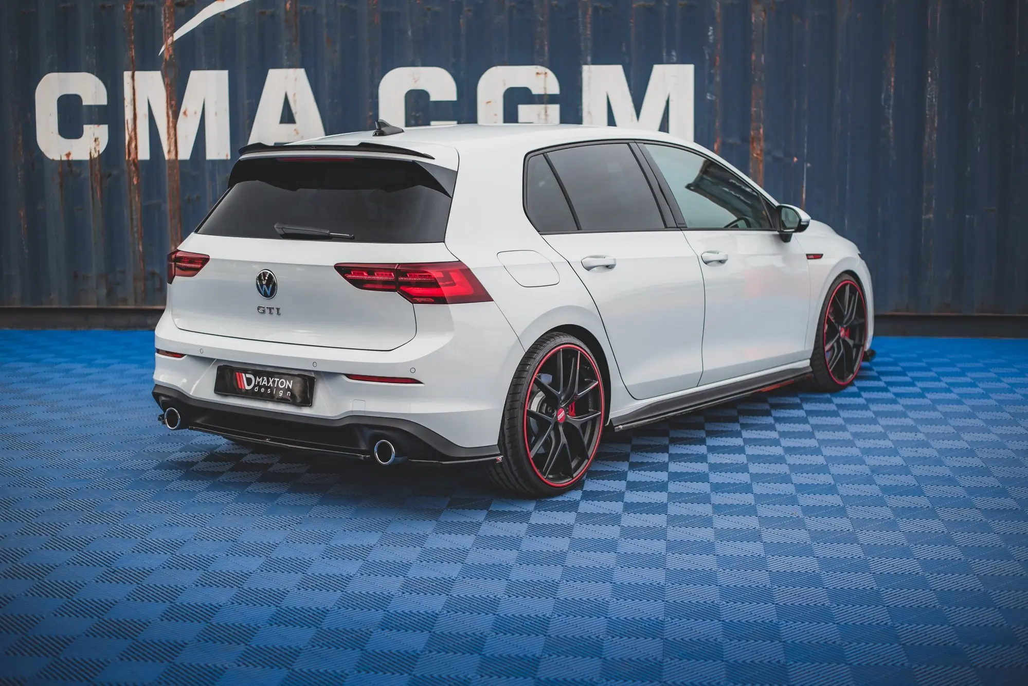 TAKSPOILER V.1 VW GOLF VIII R 2020-> / VW GOLF VIII GTI 2020-> – bilde 6