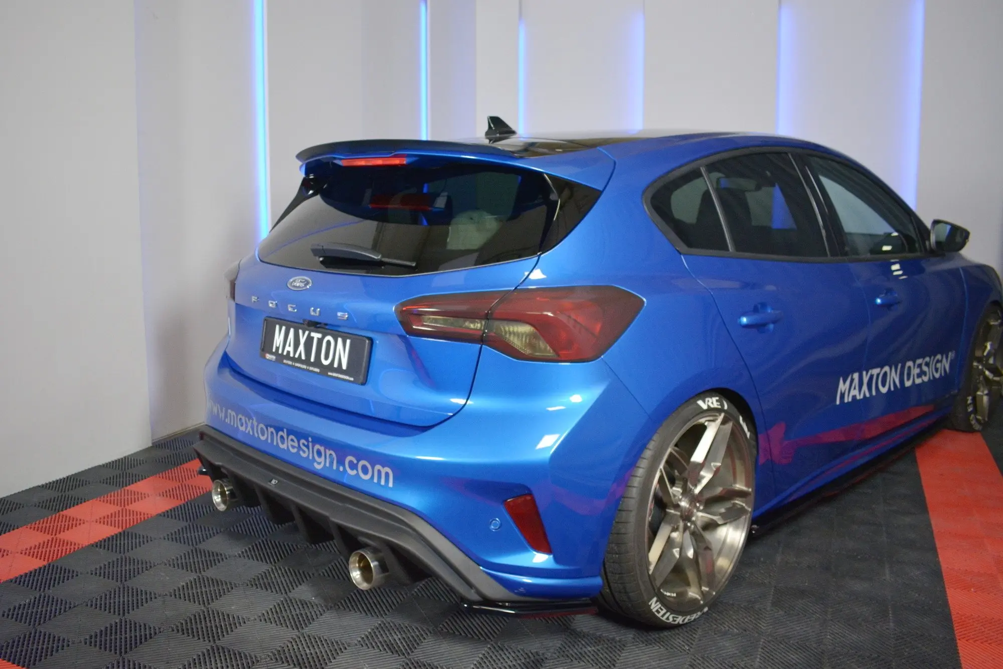 TAKSPOILER V.2 FORD FOCUS ST-LINE MK4 2018-> – bilde 4