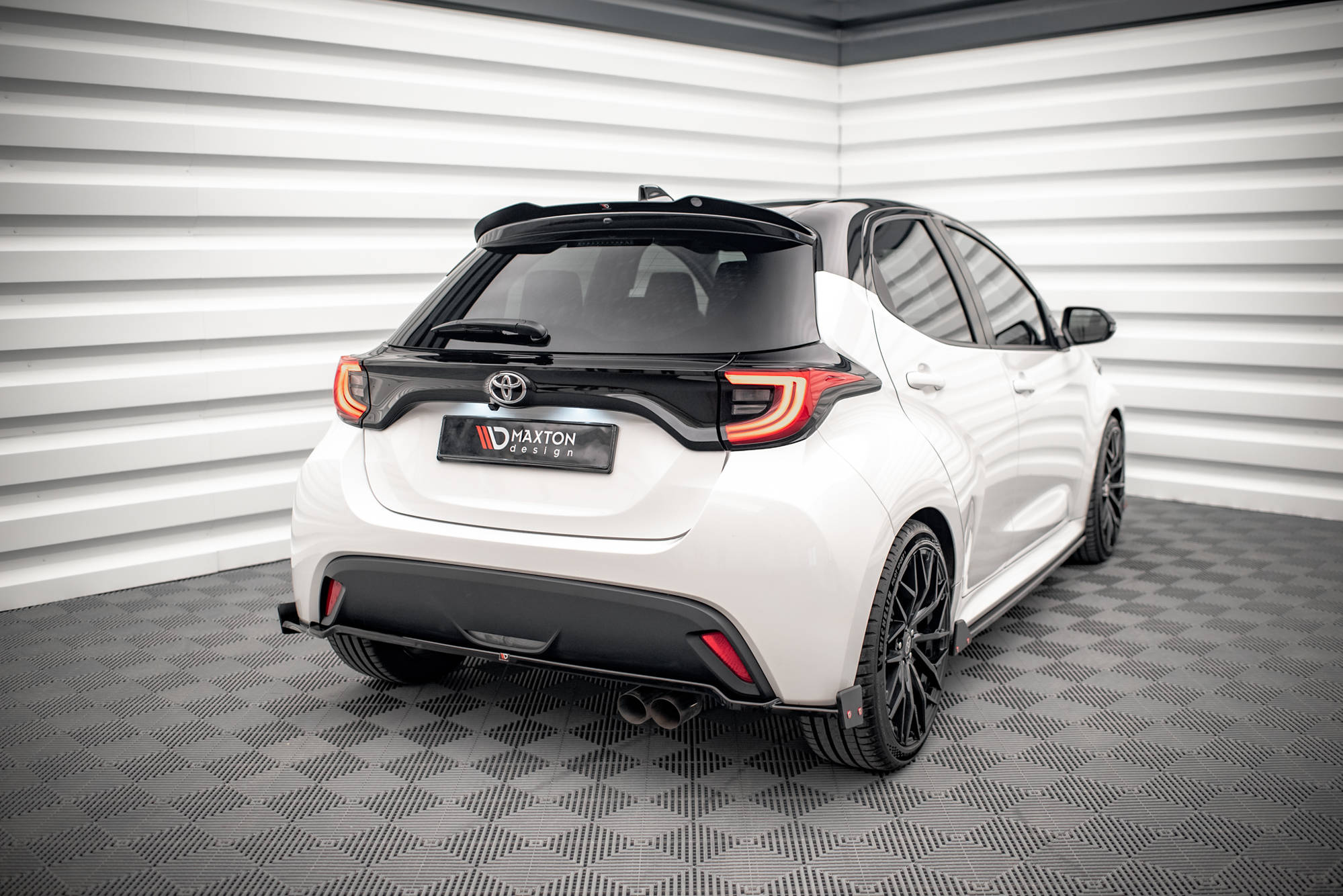 TAKSPOILER V.2 Toyota Yaris IV 2019-> – bilde 4