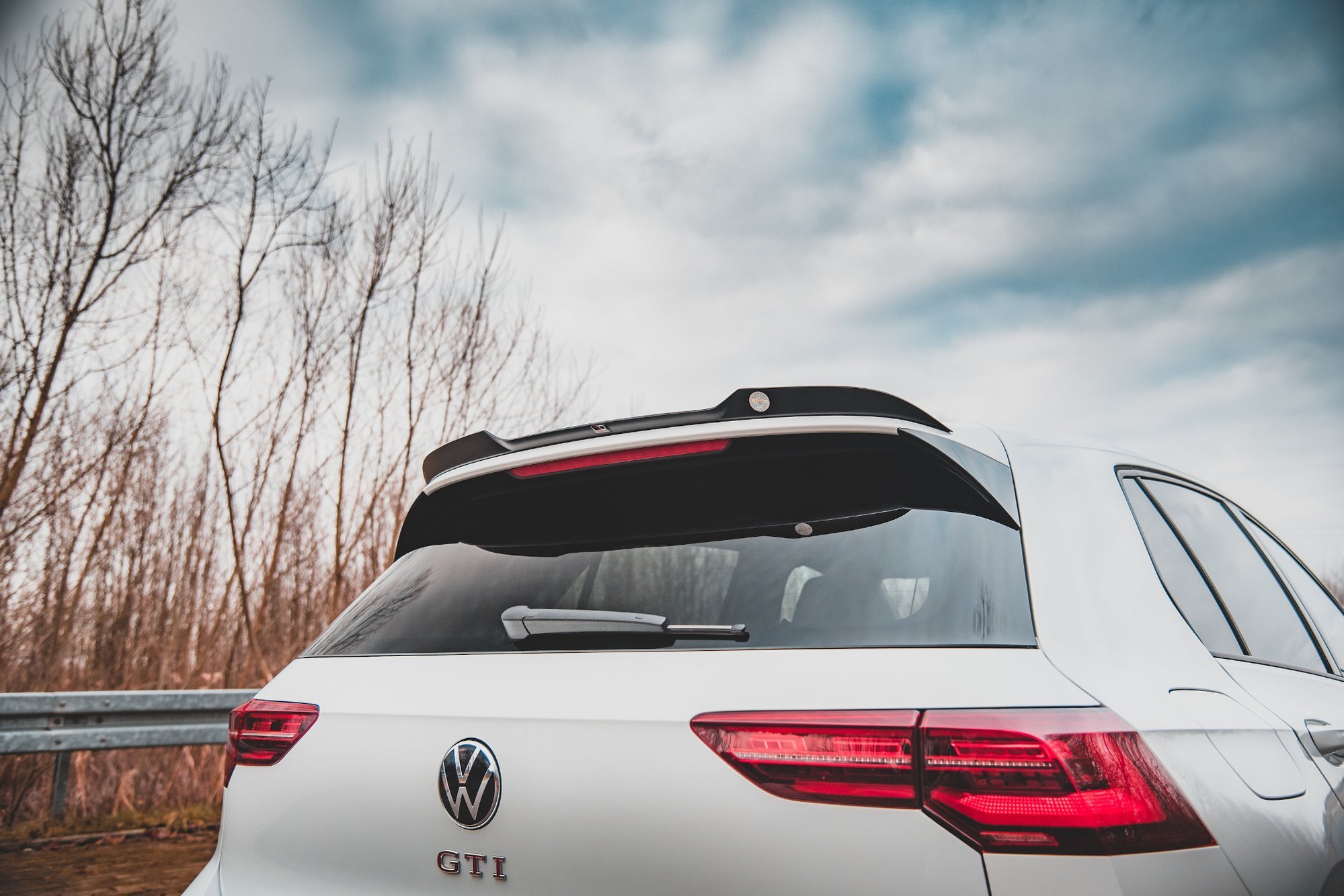 TAKSPOILER V.2 VW Golf VIII R 2020-> / VW Golf VIII GTI 2020-> – bilde 5