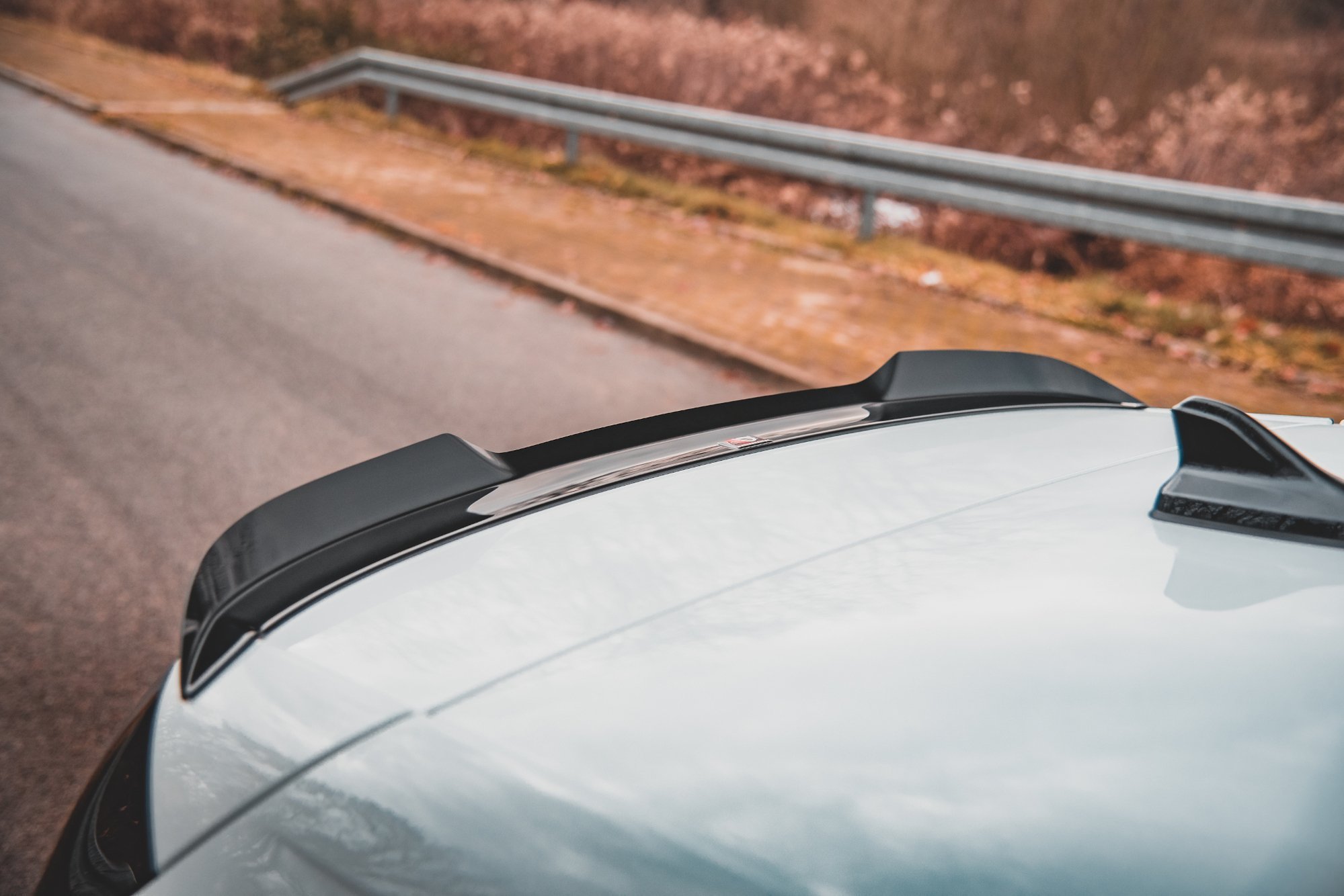 TAKSPOILER V.2 VW Golf VIII R 2020-> / VW Golf VIII GTI 2020-> – bilde 7