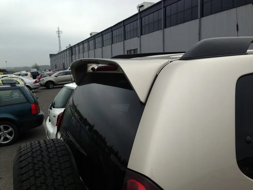 Takspoiler / vinge Toyota Land Cruiser J120
