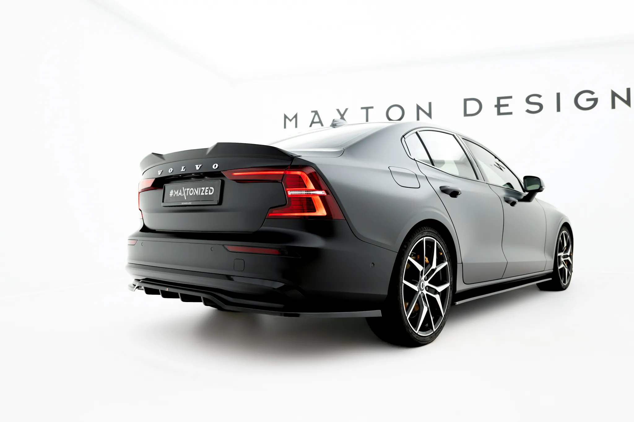 Takspoiler Volvo S60 III R-Design 2018 - 2024 | Glossy Black Edition – bilde 3