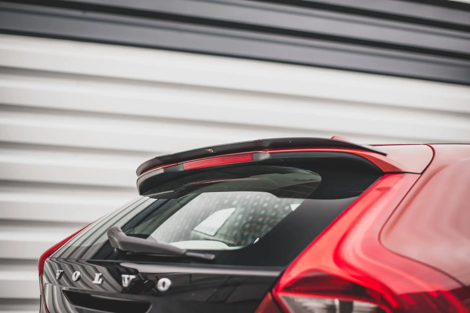 TAKSPOILER Volvo V40 2012-2019 / Volvo V40 R-Design 2012-2019 – bilde 5