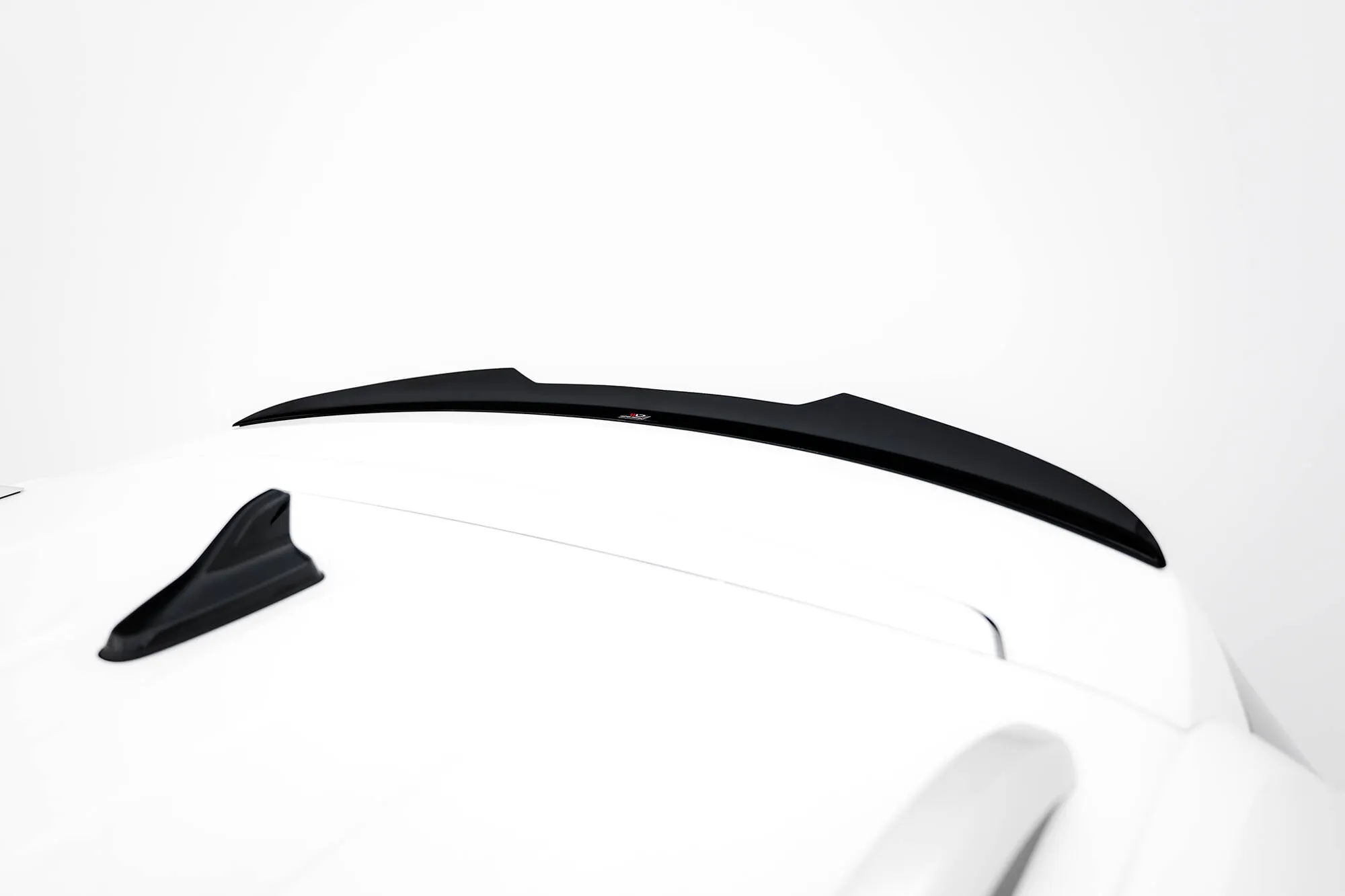 Takspoiler VW Atlas R-Line Mk1 2023 -> | Glossy Black Edition – bilde 3
