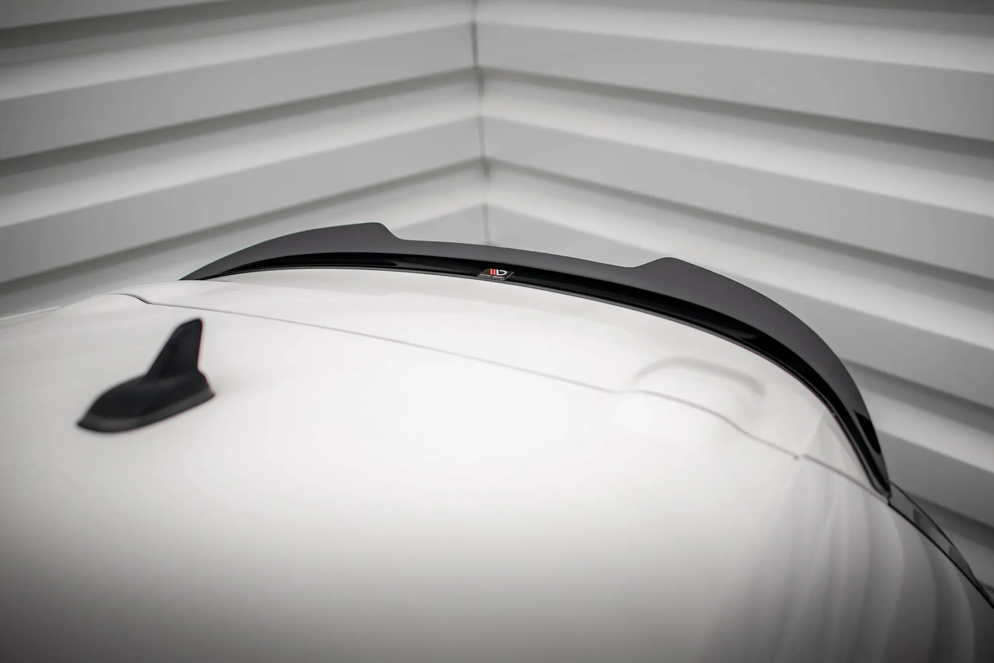 Takspoiler VW Scirocco R mk3 2008 - 2014 | V.2 Glossy Black Edition
