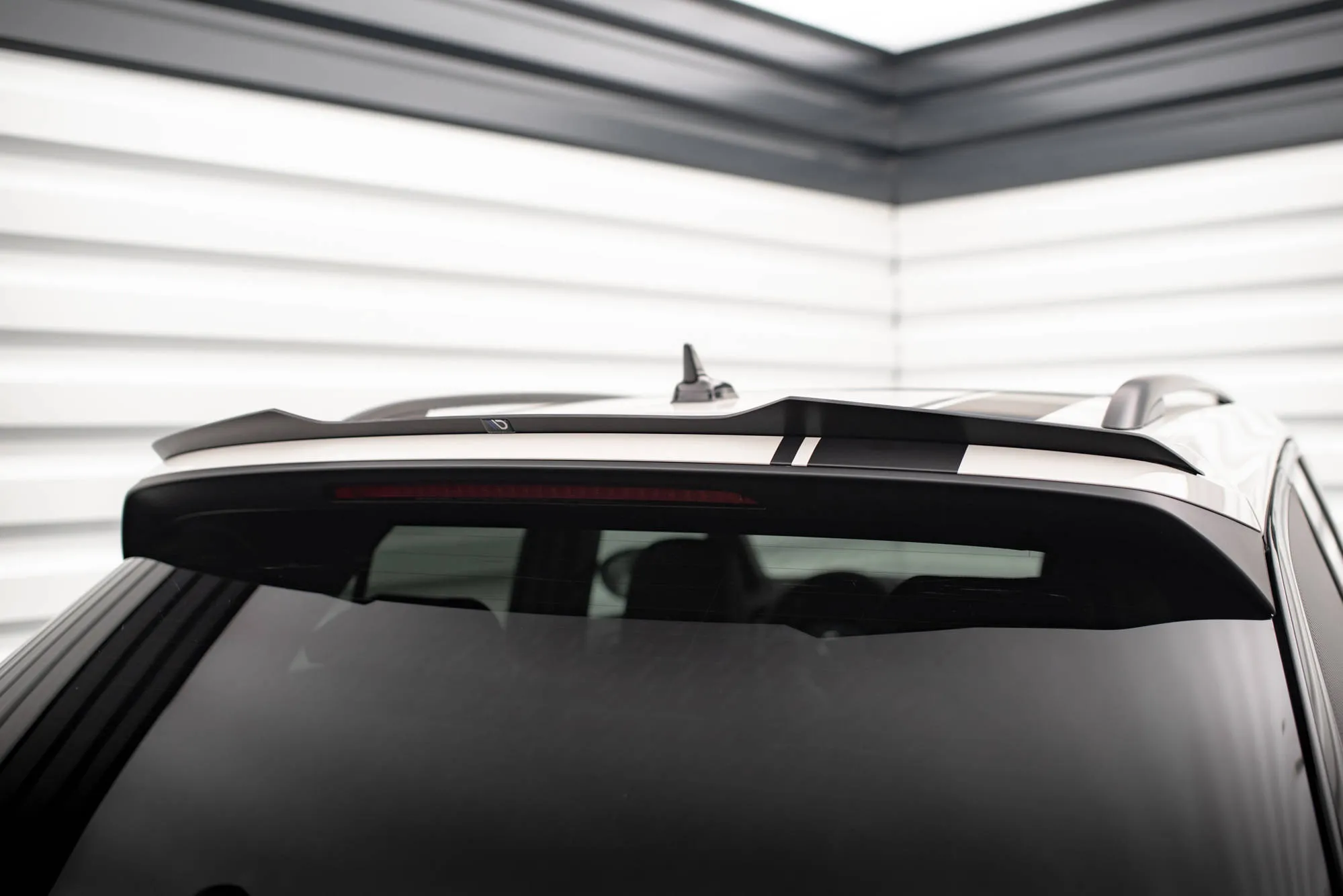 Takspoiler VW T-Roc Facelift 2021 - 2025 | Glossy Black Edition