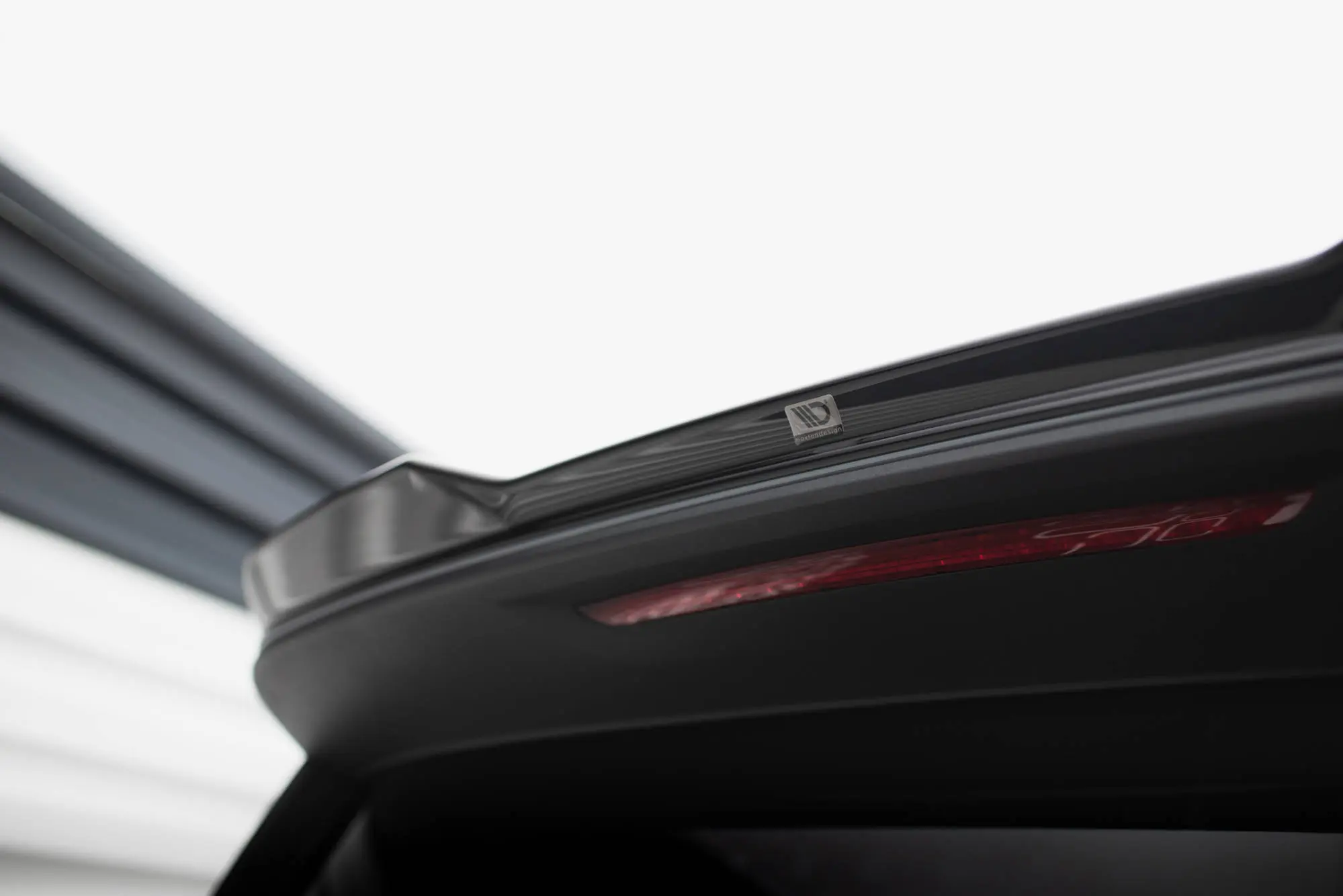 Takspoiler VW T7 Multivan 2021 - >  | 3D Glossy Black Edition