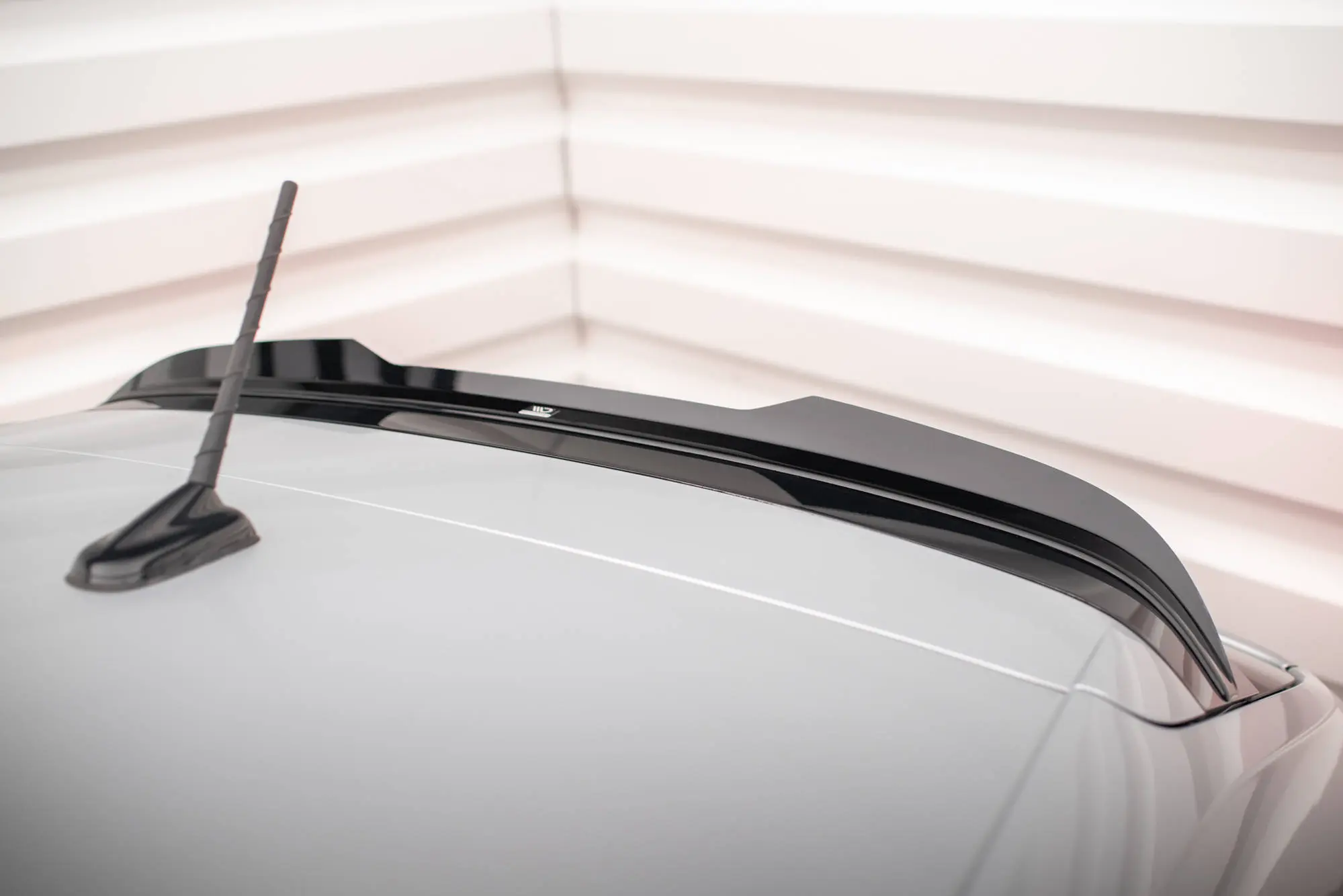 Takspoiler VW Taigo R-Line 2021-> | Glossy Black Edition – bilde 2
