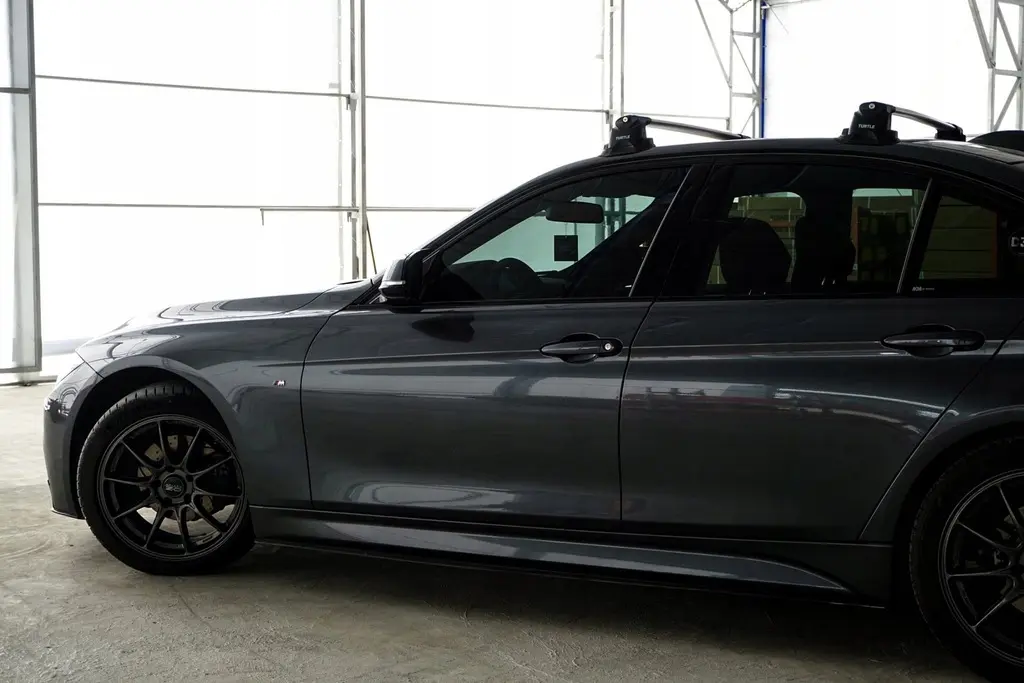 Takstativ BMW 3 (F30) Sedan 2011 - 2018 │ Turtle Air3 Roof Rack Black