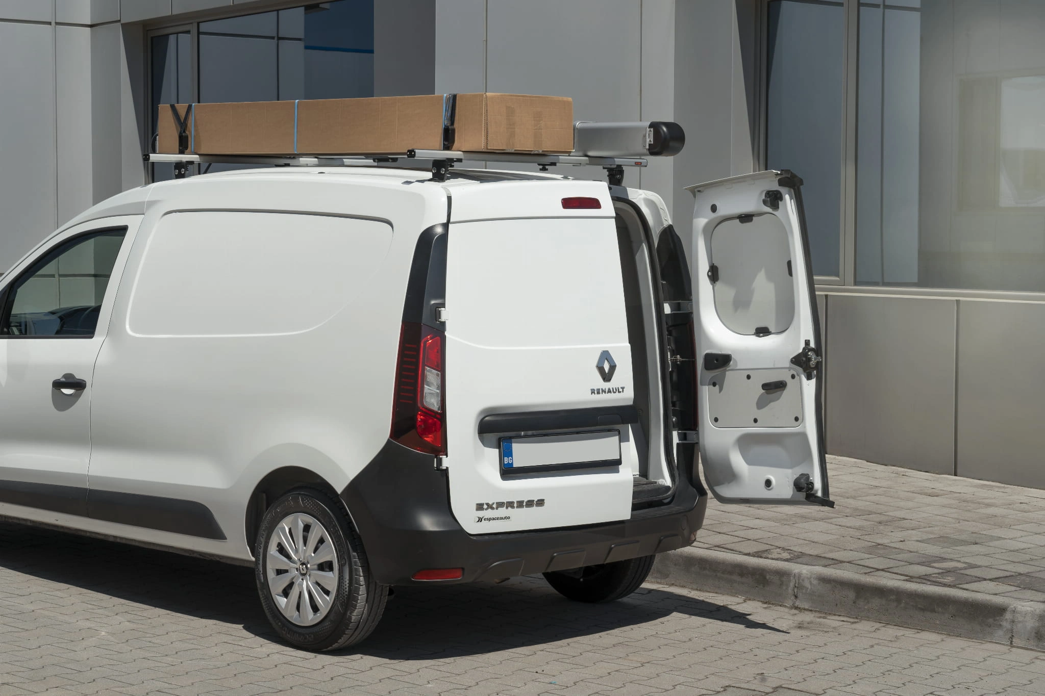 Takstativ Renaut Trafic III / Fiat Talento II i Nissan NV300 ( 14- ) / Opel Vivaro II B ( 14-19 ) / Nissan Primastar II ( 22- ) │ For L1H1 og L2H1 - AluBars - sett 2 stk. – bilde 3
