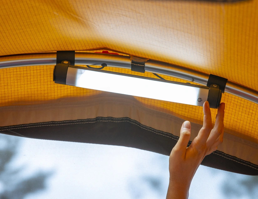 Taktelt ARB Flinders med stige – rask oppsett, solid ABS-gulv, madrass og LED-lys (140 x 240 cm) Image 19