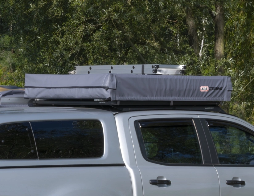 Taktelt ARB Flinders med stige – rask oppsett, solid ABS-gulv, madrass og LED-lys (140 x 240 cm) Image 22