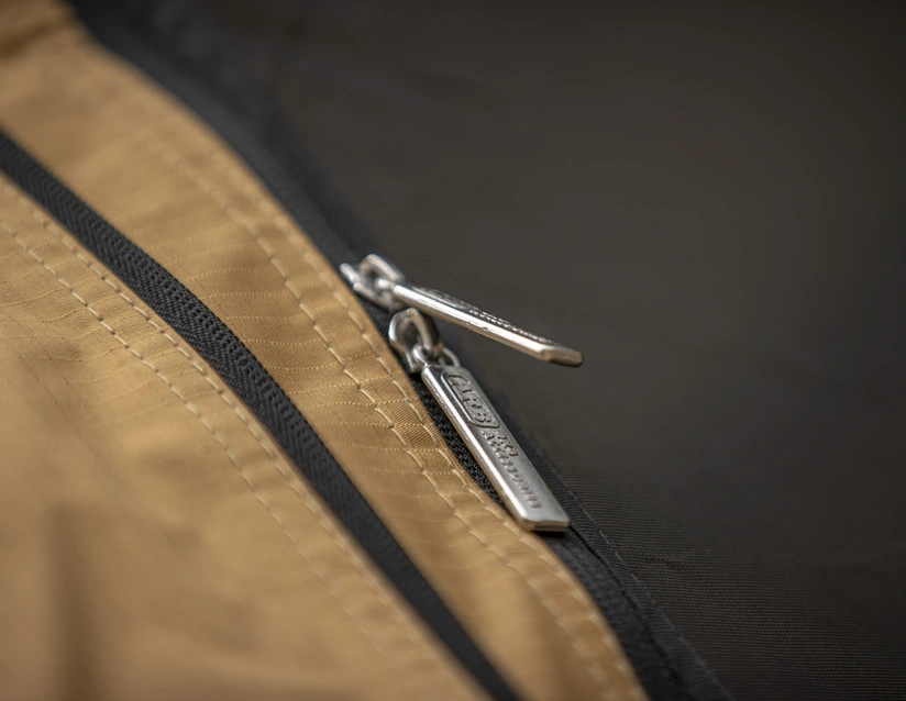 Taktelt ARB Flinders med stige – rask oppsett, solid ABS-gulv, madrass og LED-lys (140 x 240 cm) Image 27