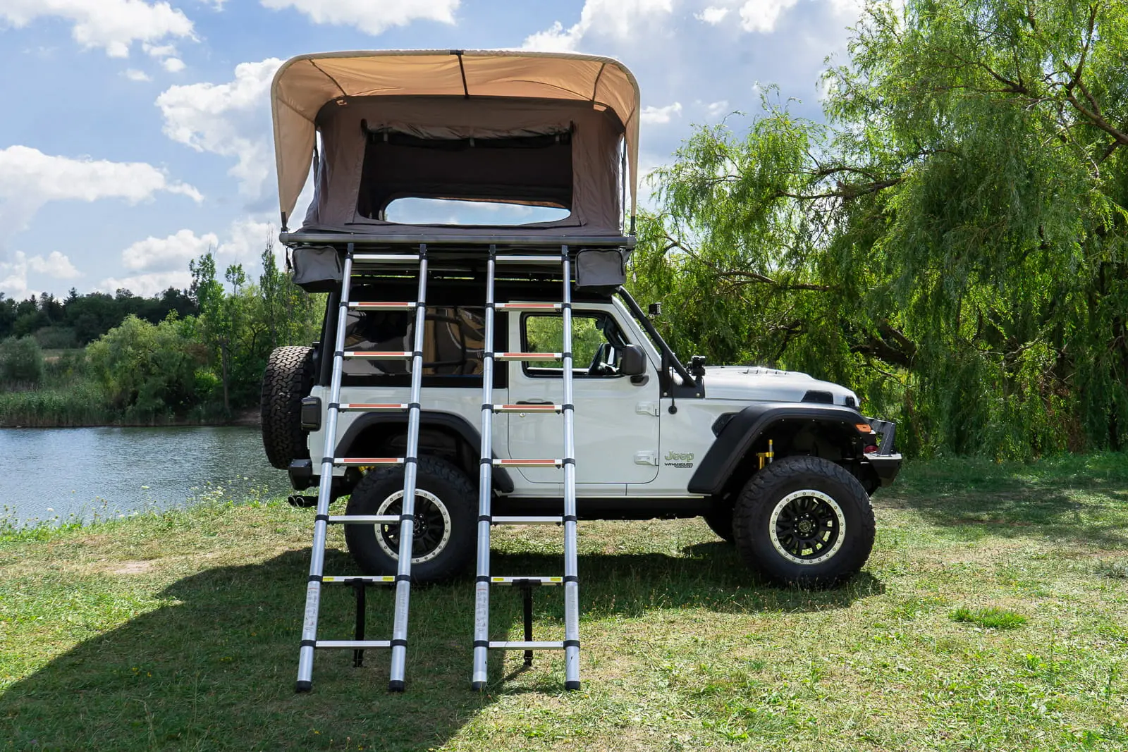 Taktelt Jeep Wrangler 221 x 190 x 102 cm │ Grey & Black Edition │ 4-personer  Image 4