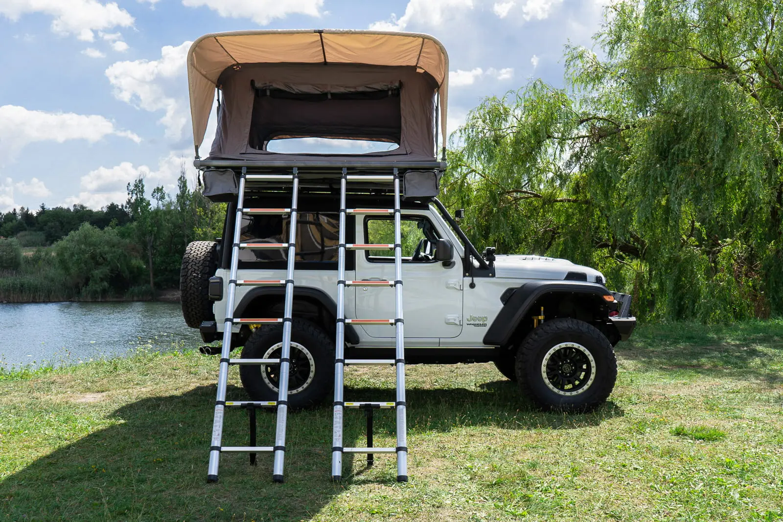 Taktelt Jeep Wrangler 221 x 190 x 102 cm │ Grey & Black Edition │ 4-personer  Image 7
