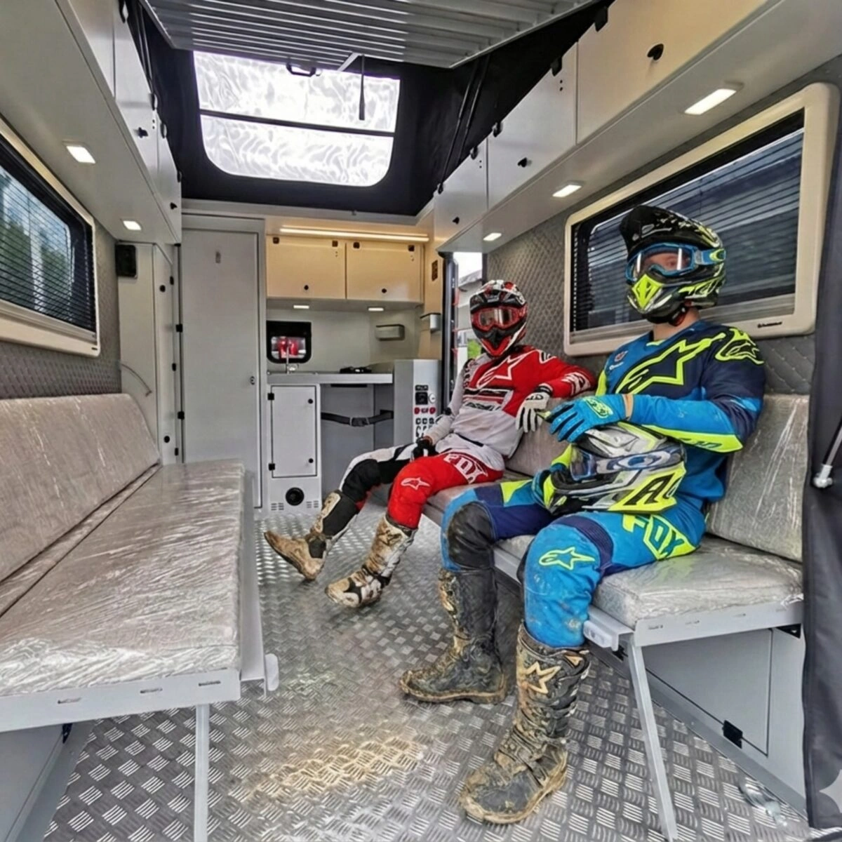 Terrengtilhenger Decamp Cross C3 │ offroad toy hauler med pop-up tak - 1800 kg totalvekt – bilde 14